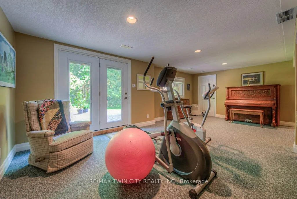 Photo 22 of 377 Westridge Drive, Waterloo — HOMEH