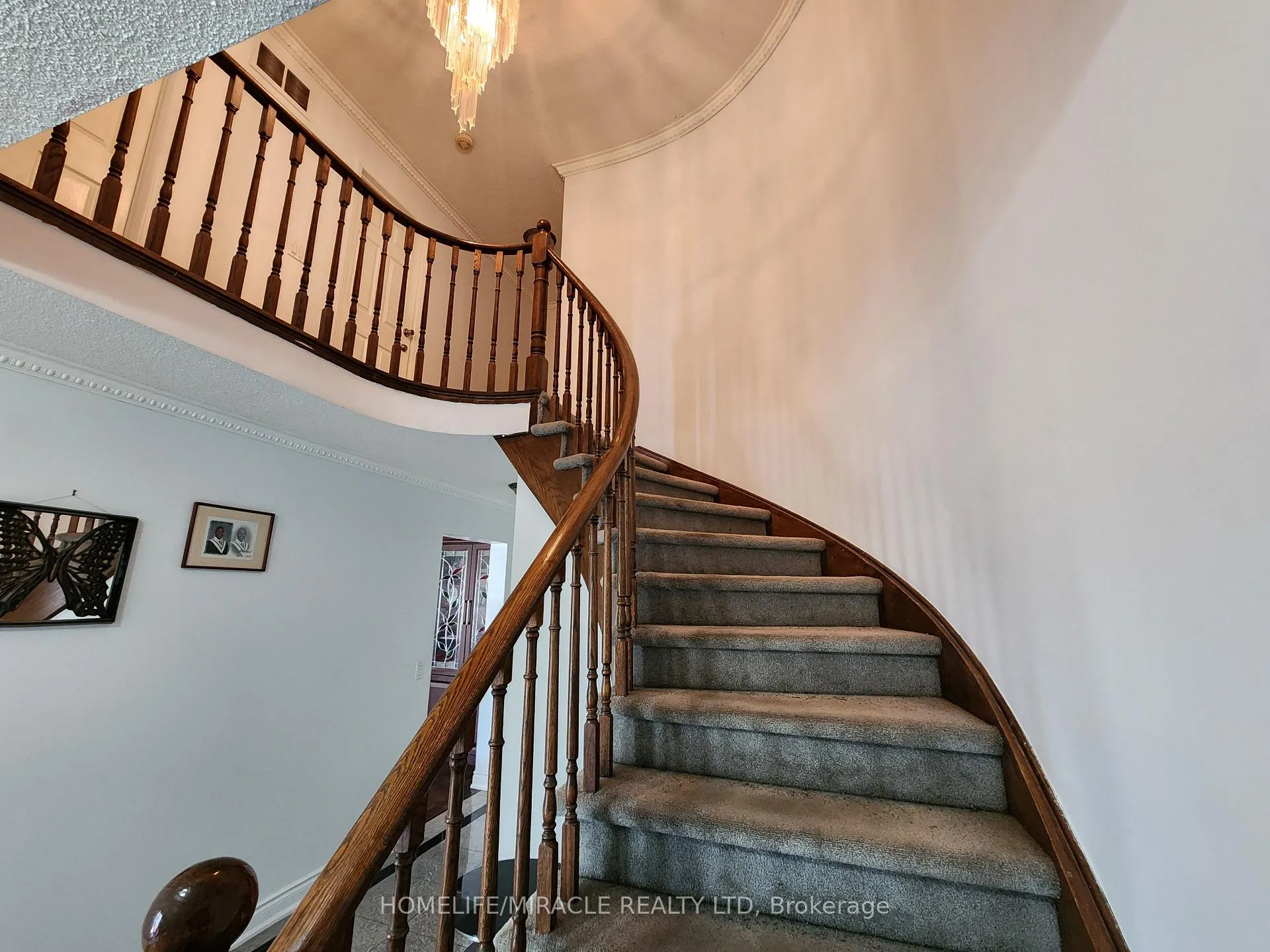 Photo 5 of 30 Niles Court, Brampton, Westgate — HOMEH
