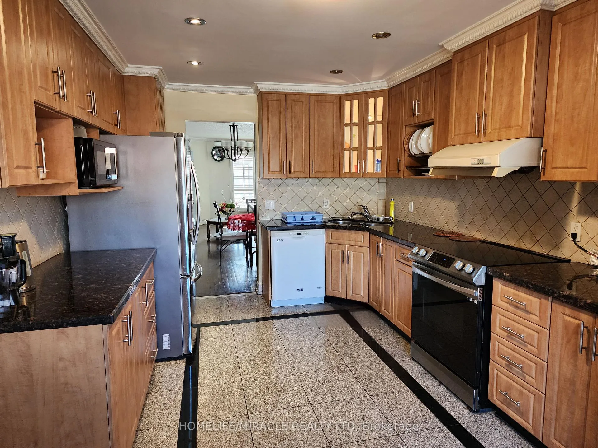 Photo 8 of 30 Niles Court, Brampton, Westgate — HOMEH