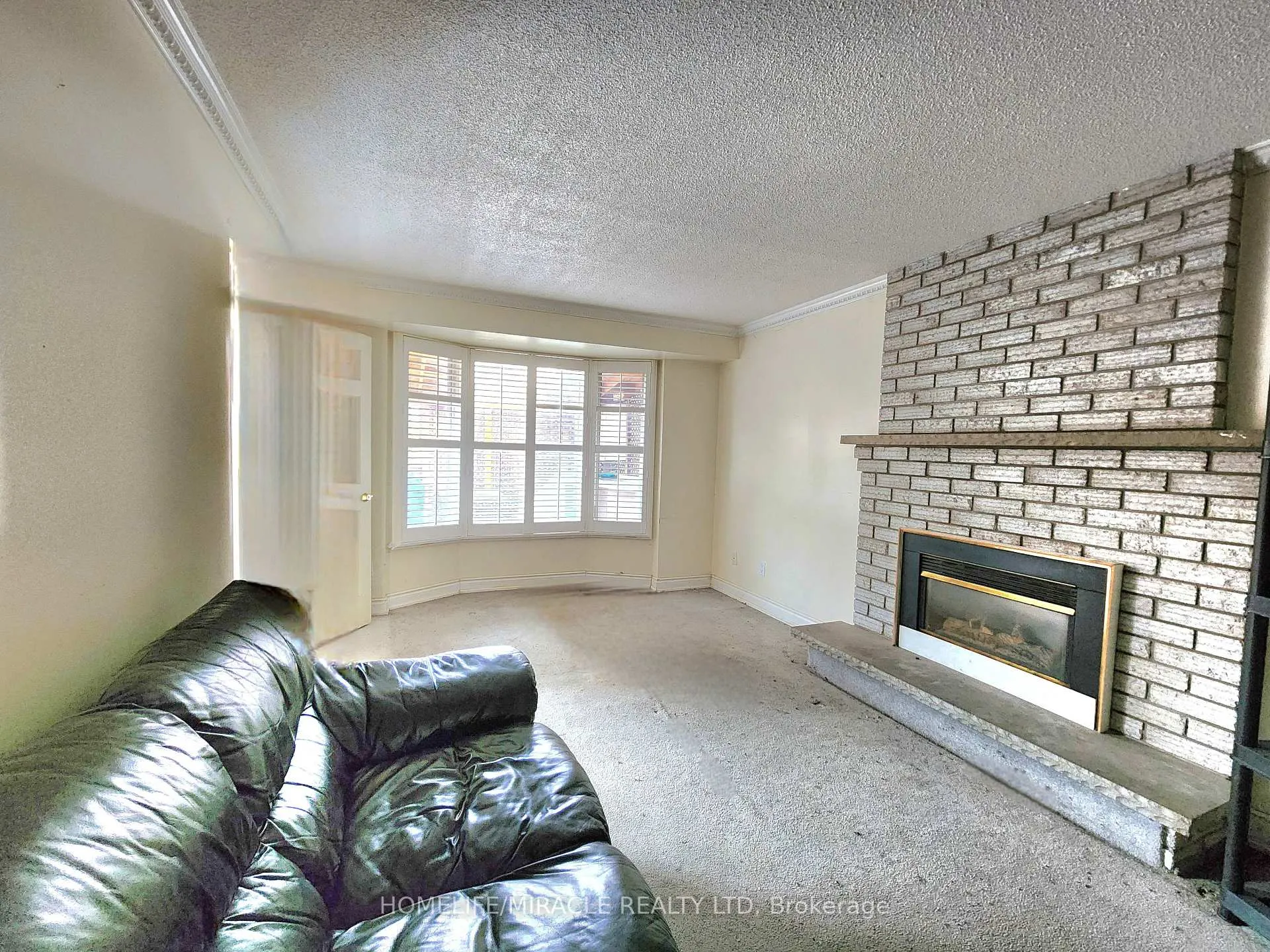 Photo 9 of 30 Niles Court, Brampton, Westgate — HOMEH