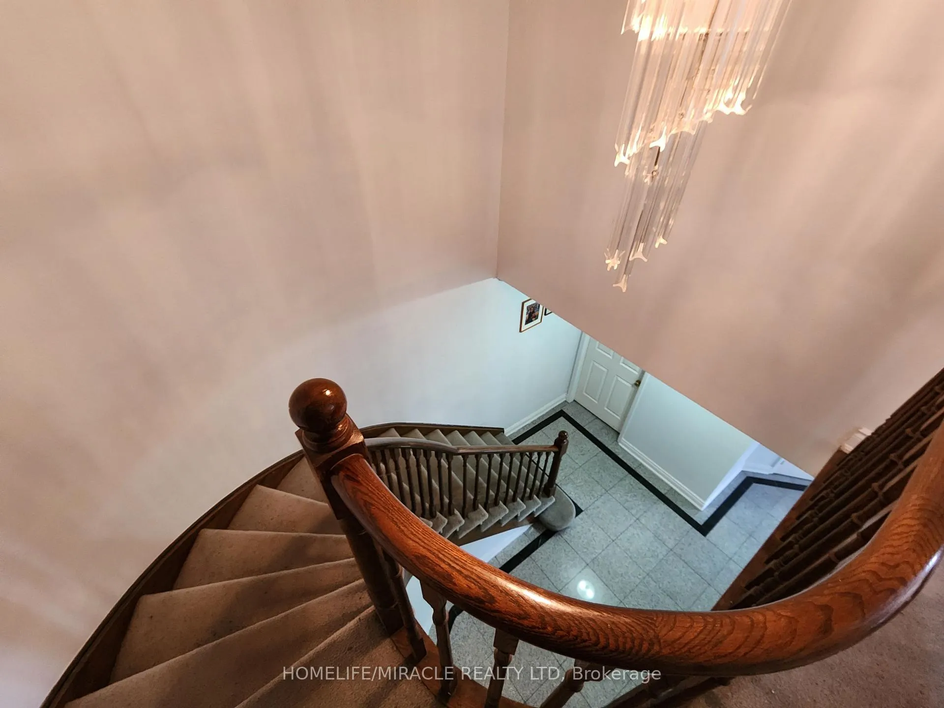 Photo 11 of 30 Niles Court, Brampton, Westgate — HOMEH