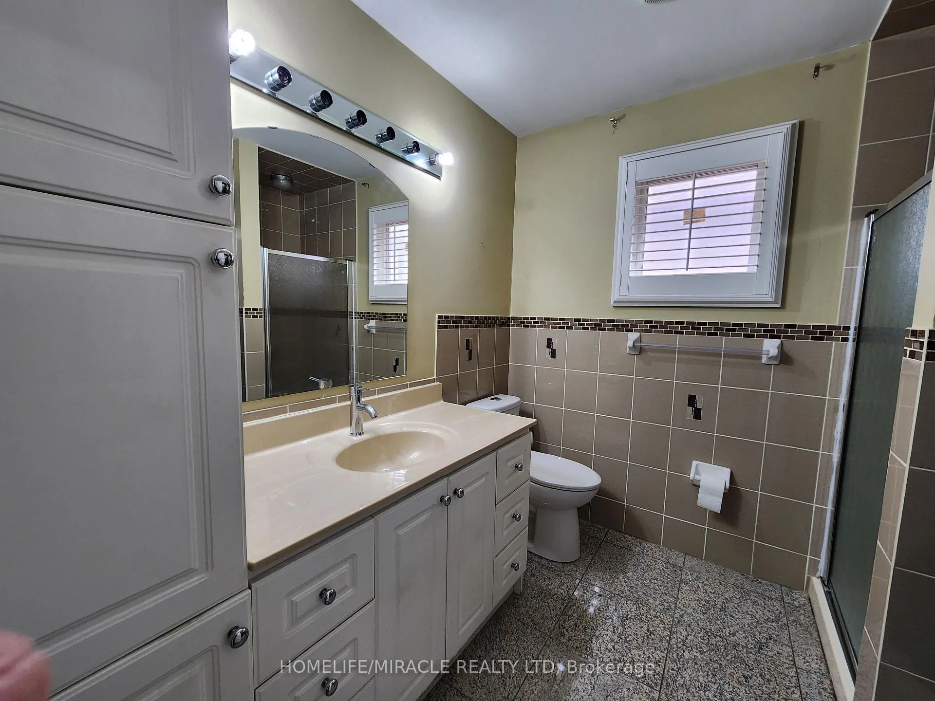 Photo 15 of 30 Niles Court, Brampton, Westgate — HOMEH