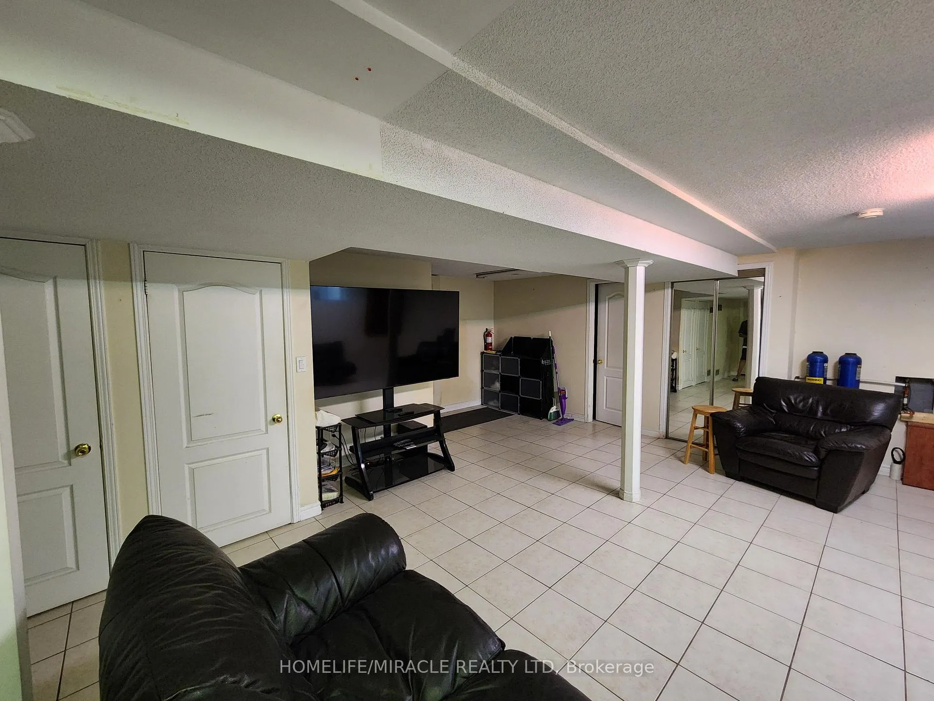 Photo 18 of 30 Niles Court, Brampton, Westgate — HOMEH