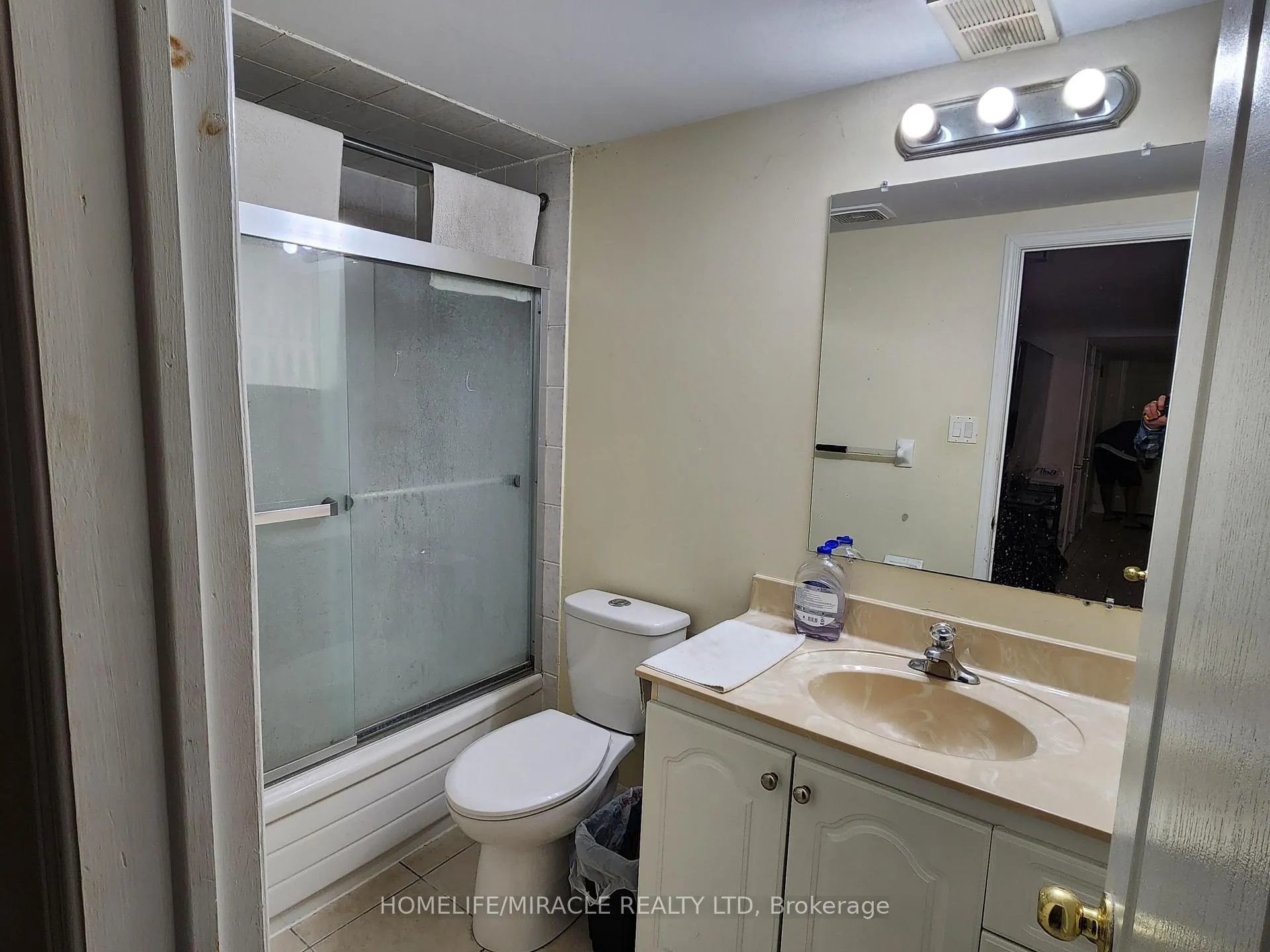 Photo 21 of 30 Niles Court, Brampton, Westgate — HOMEH