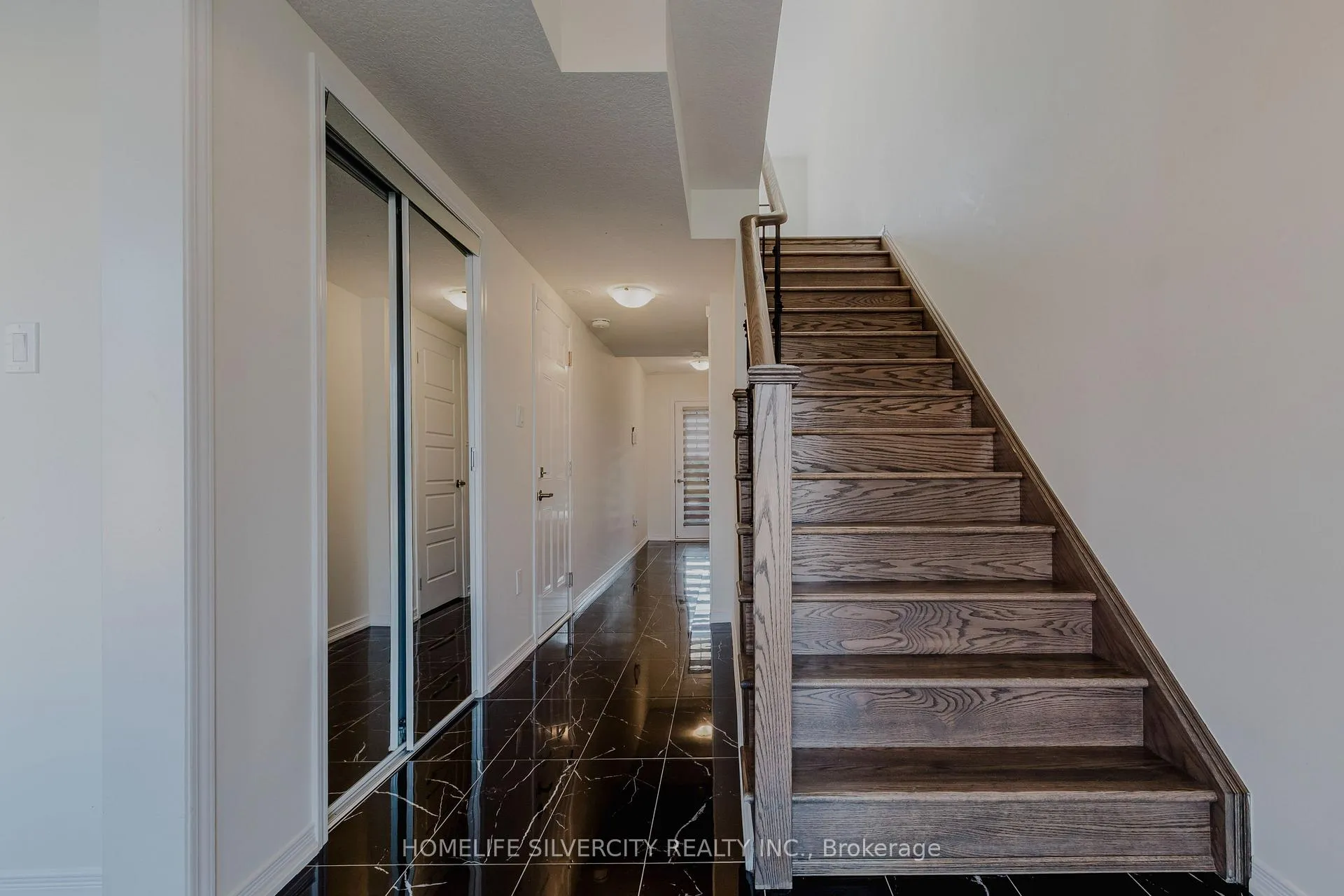 Photo 3 of 20 Bee Crescent, Brantford — HOMEH