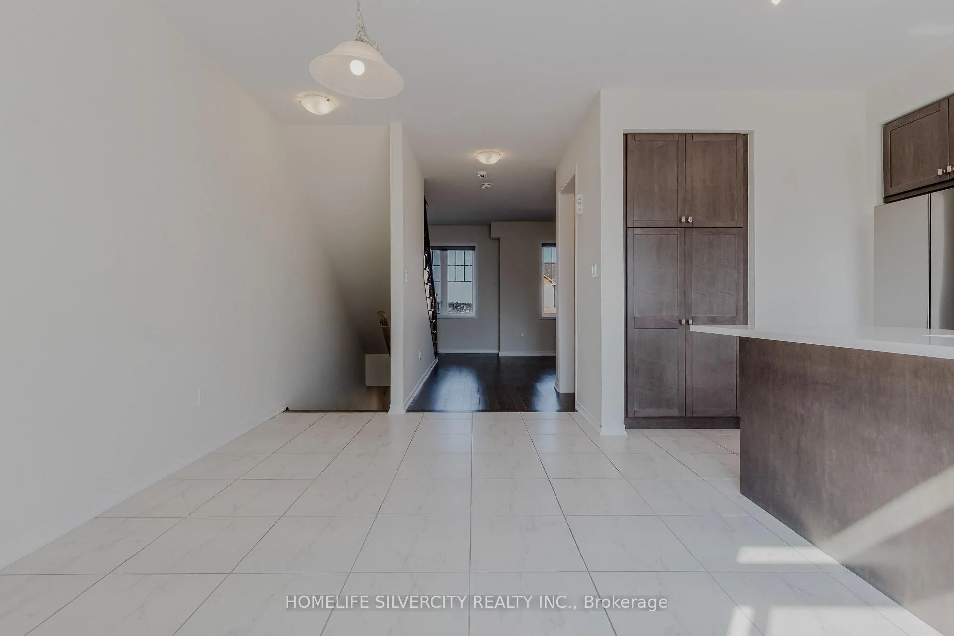 Photo 11 of 20 Bee Crescent, Brantford — HOMEH