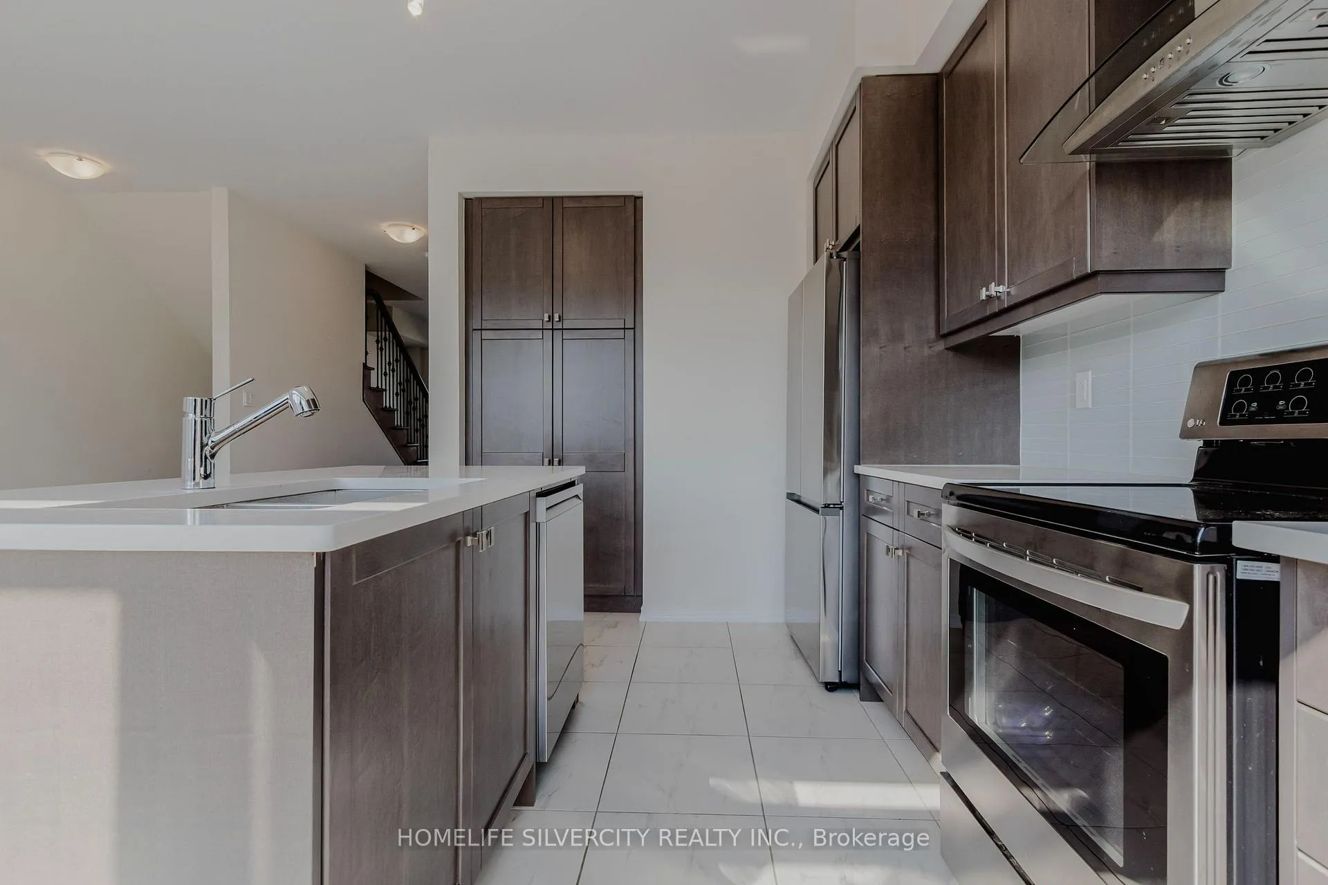 Photo 12 of 20 Bee Crescent, Brantford — HOMEH