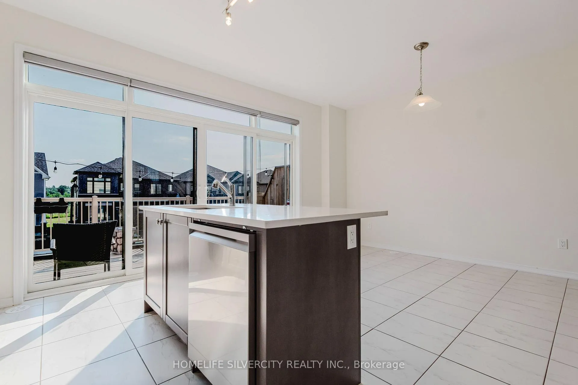 Photo 14 of 20 Bee Crescent, Brantford — HOMEH