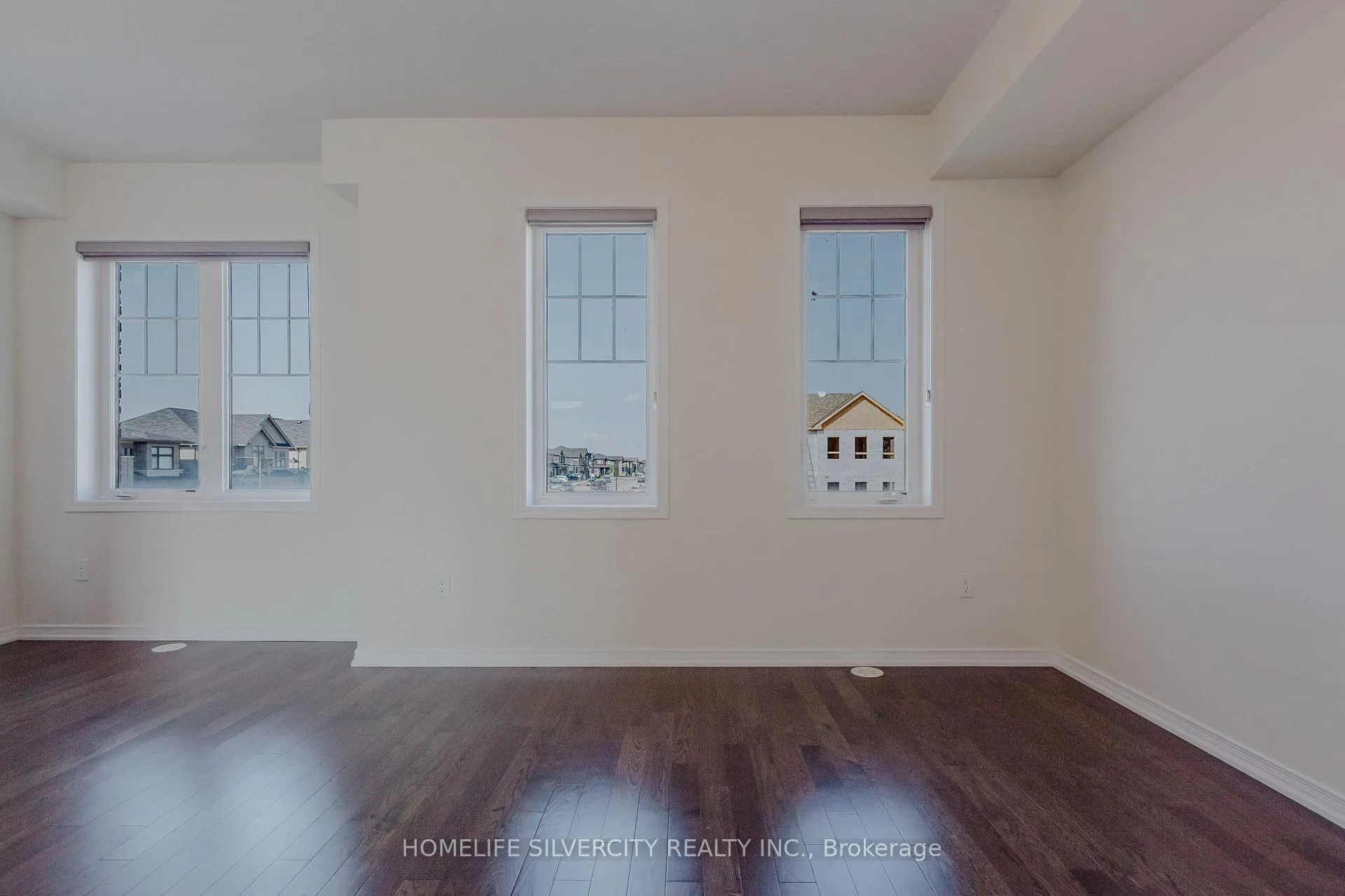Photo 18 of 20 Bee Crescent, Brantford — HOMEH