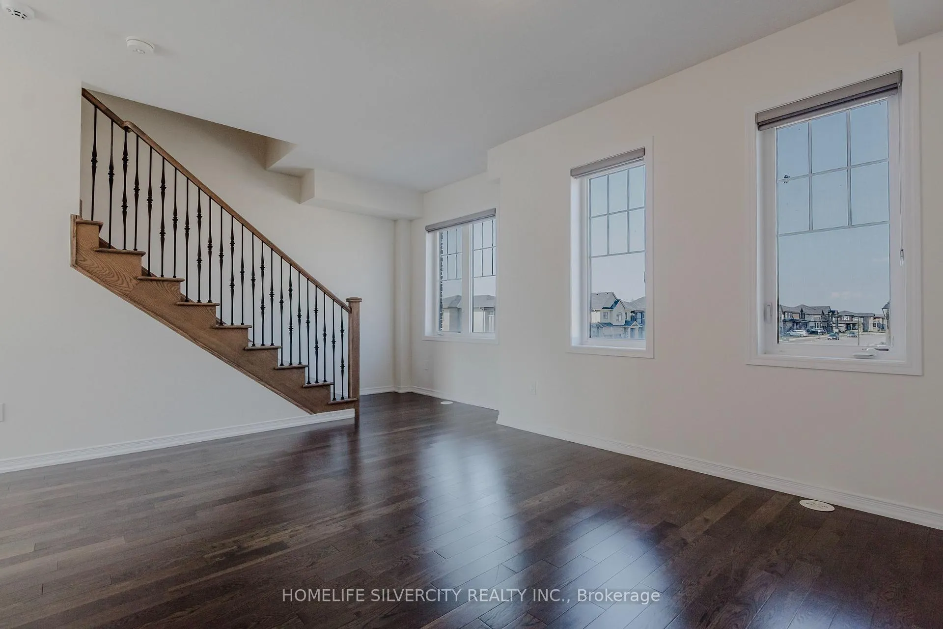 Photo 19 of 20 Bee Crescent, Brantford — HOMEH