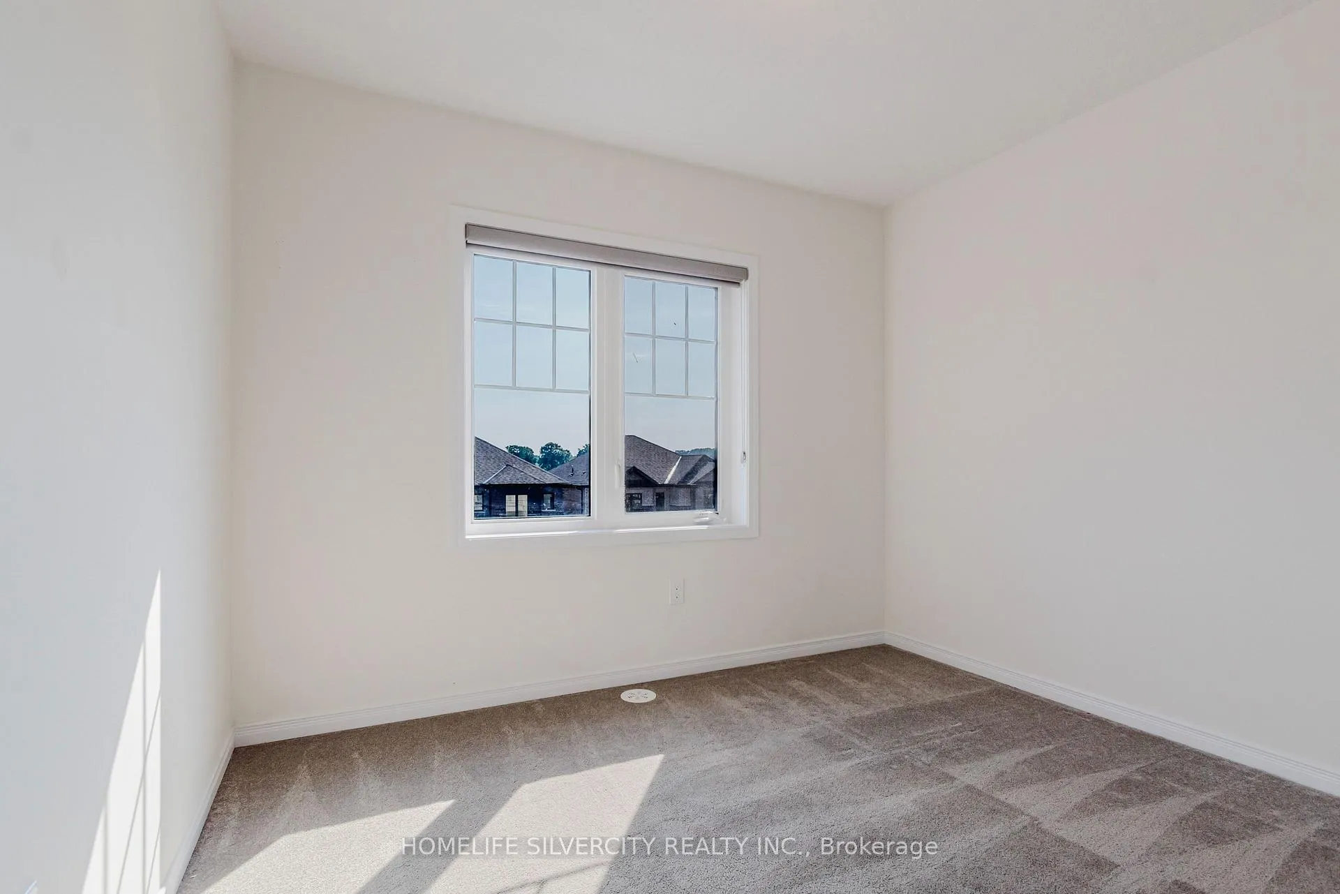 Photo 22 of 20 Bee Crescent, Brantford — HOMEH