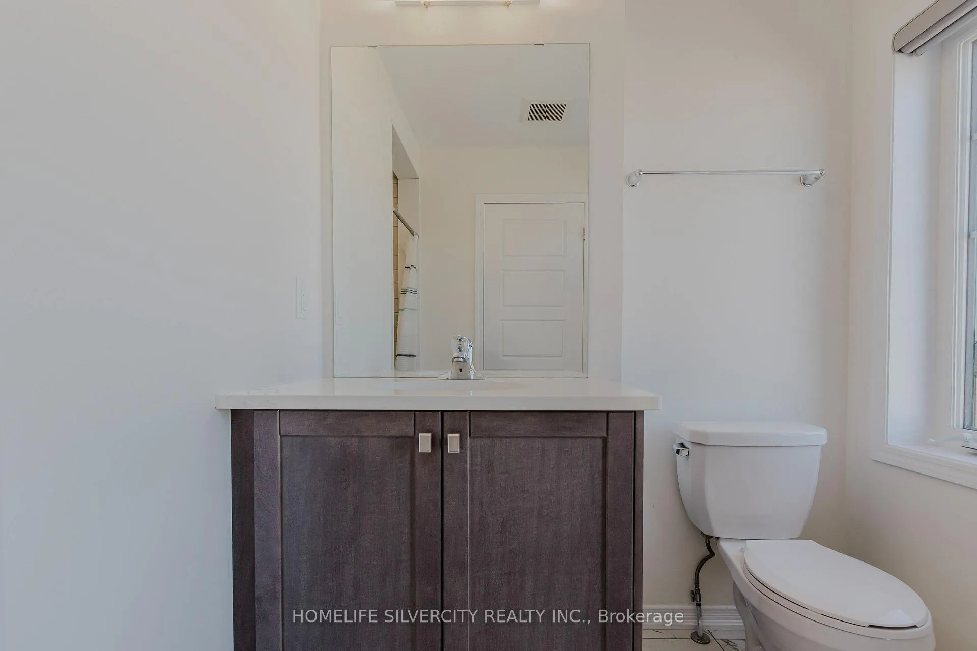 Photo 28 of 20 Bee Crescent, Brantford — HOMEH
