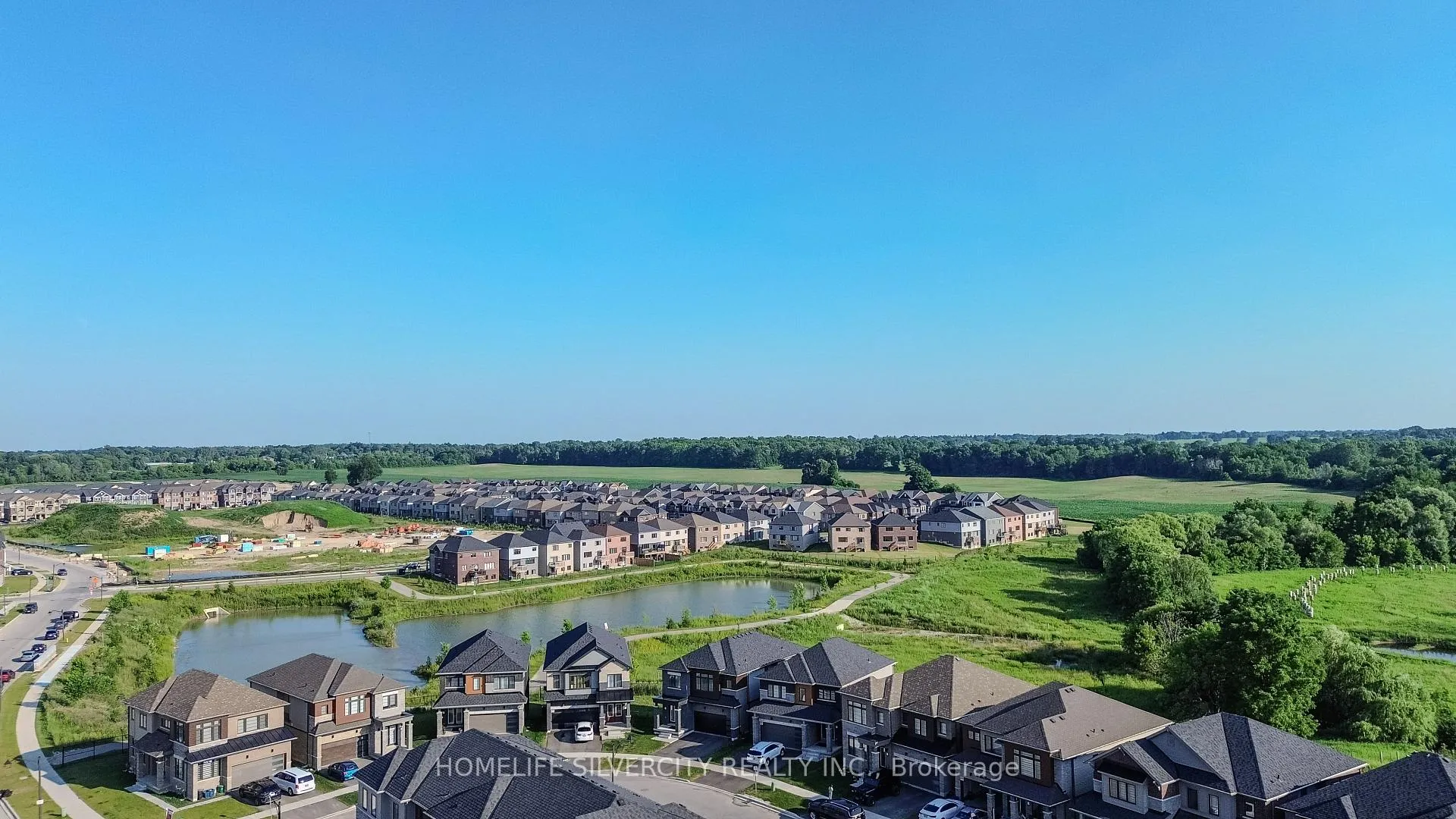 Photo 38 of 20 Bee Crescent, Brantford — HOMEH