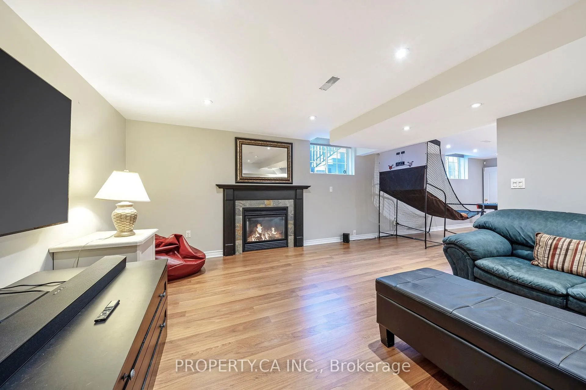 Photo 32 of 1560 Earl Crescent, Milton, Beaty — HOMEH