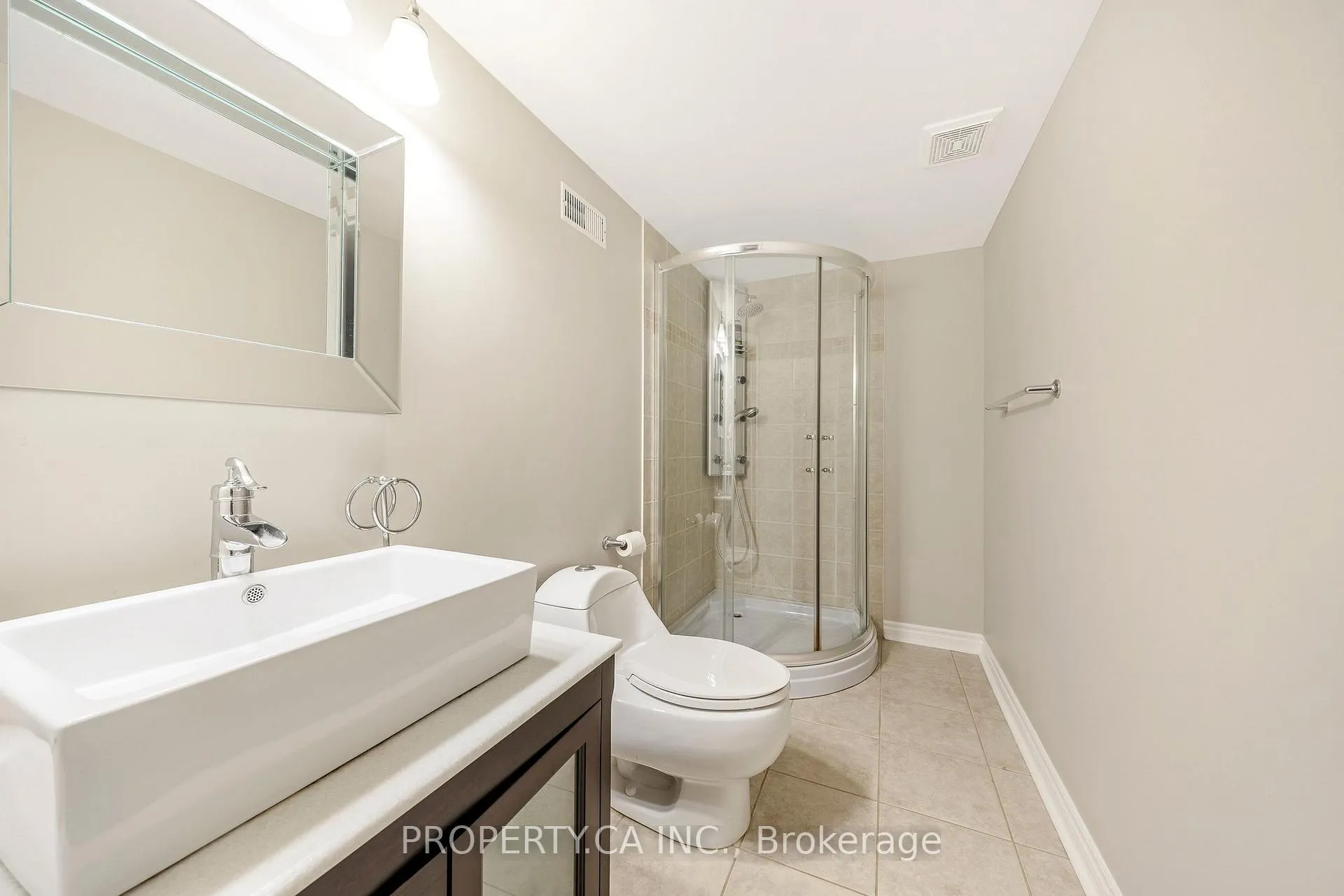 Photo 35 of 1560 Earl Crescent, Milton, Beaty — HOMEH