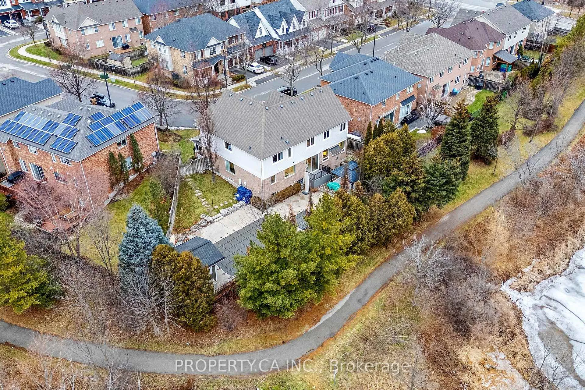 Photo 48 of 1560 Earl Crescent, Milton, Beaty — HOMEH