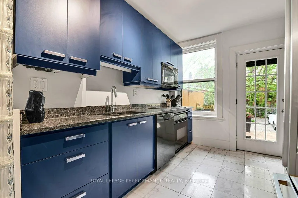 Photo 13 of 348 1/2 Daly Avenue, Ottawa, Sandy Hill — HOMEH