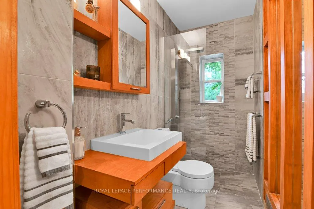 Photo 17 of 348 1/2 Daly Avenue, Ottawa, Sandy Hill — HOMEH