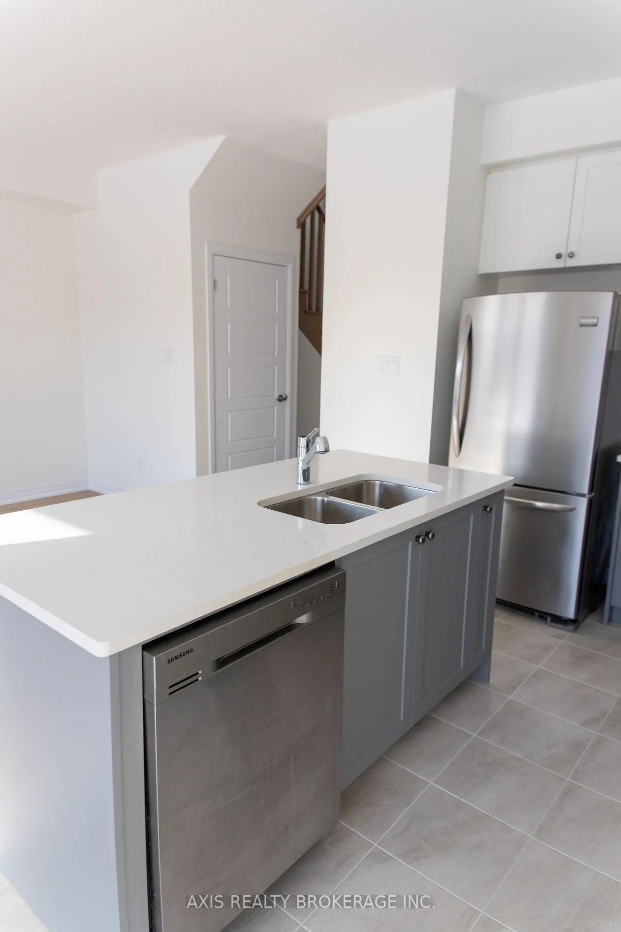 Photo 5 of 45 Cresthaven Heights, Thorold, Rolling Meadows — HOMEH