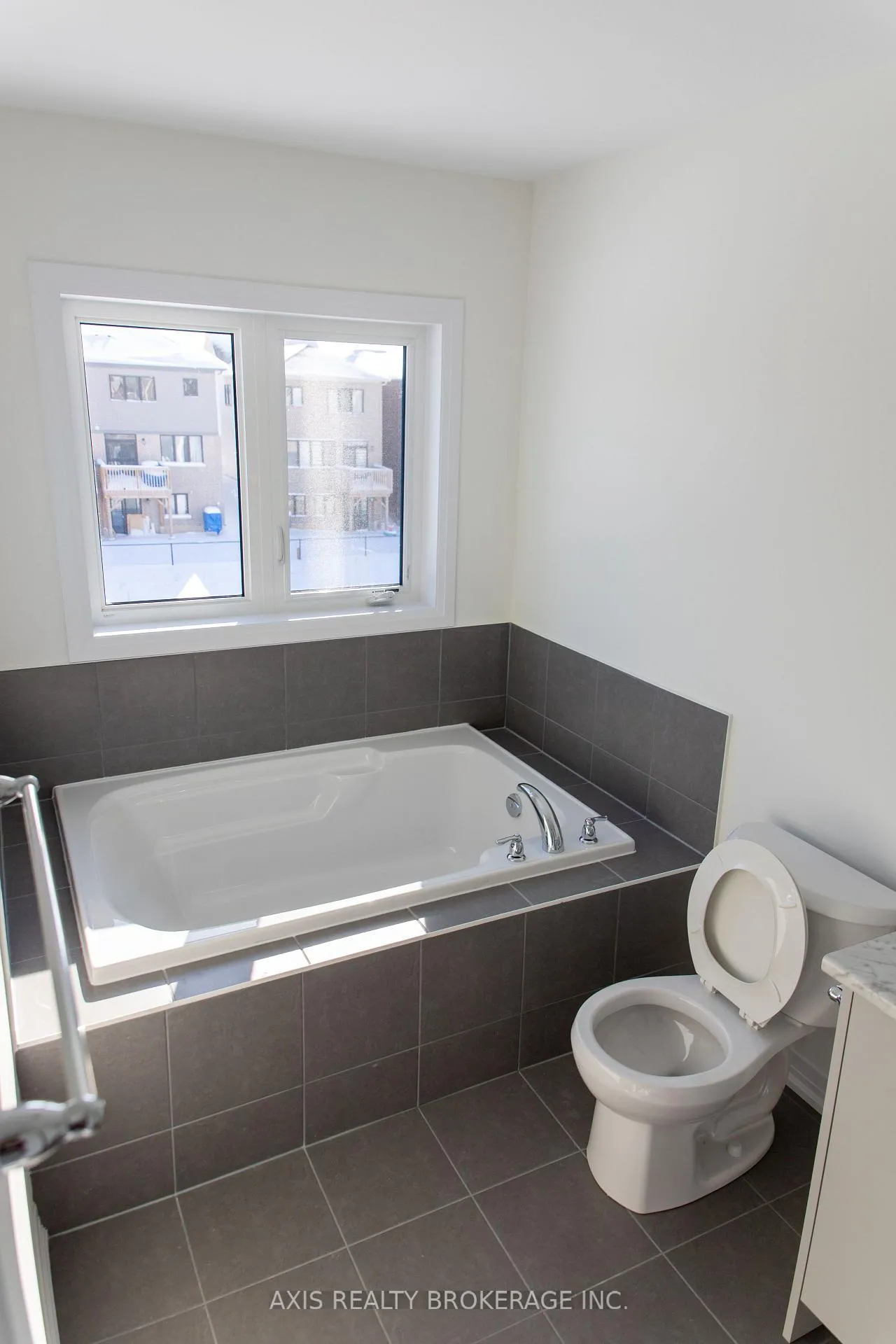 Photo 21 of 45 Cresthaven Heights, Thorold, Rolling Meadows — HOMEH