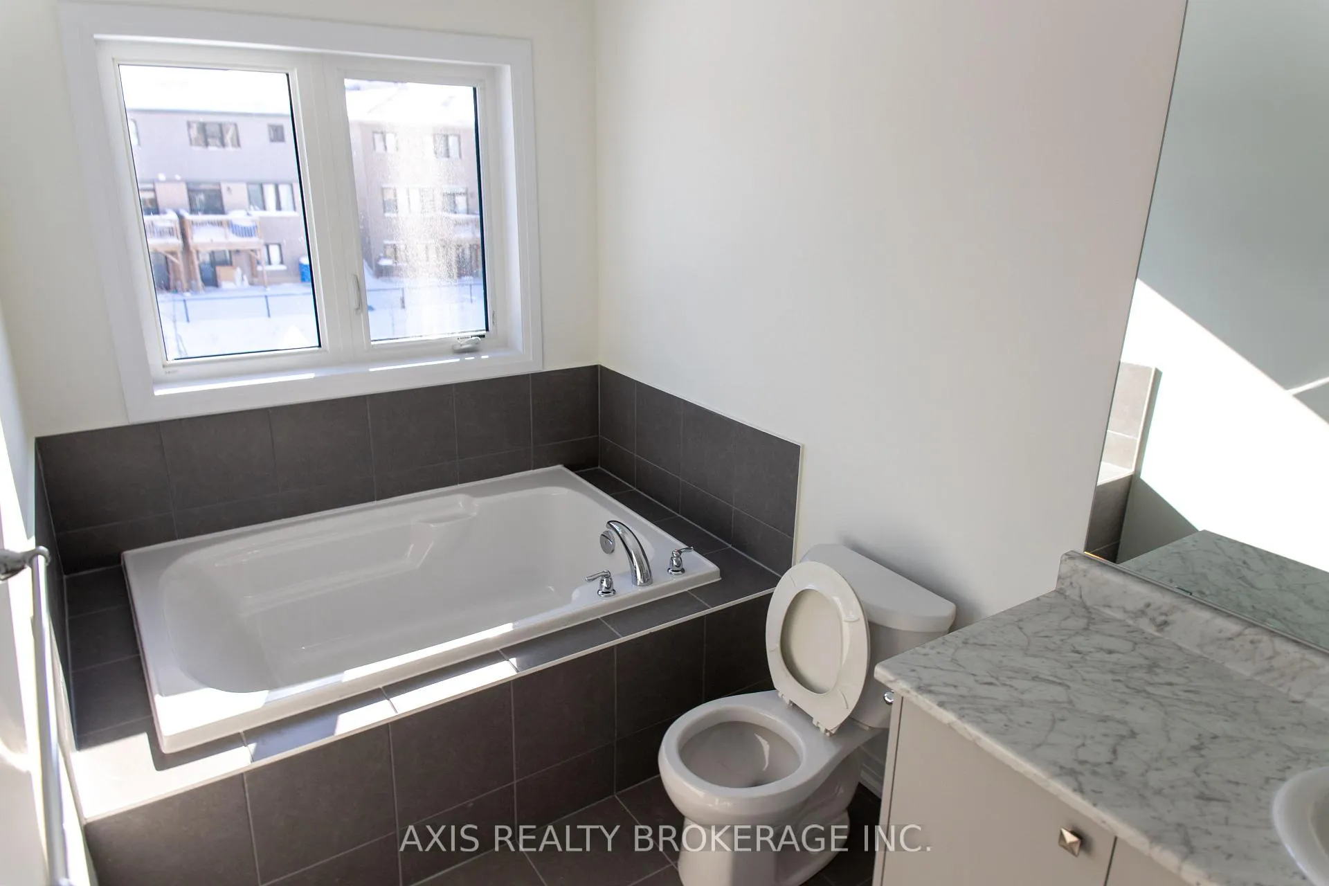 Photo 22 of 45 Cresthaven Heights, Thorold, Rolling Meadows — HOMEH
