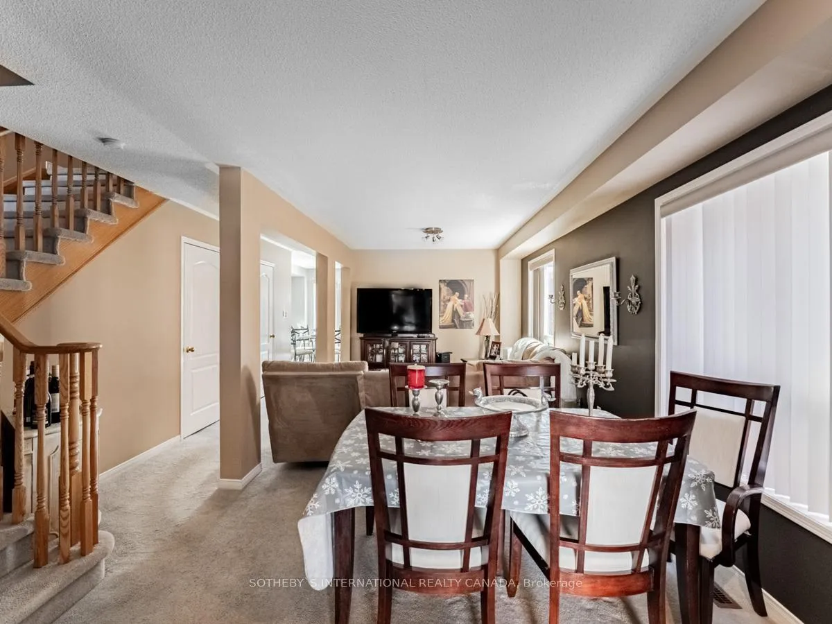 Photo 10 of 35 Roadmaster Lane, Brampton, Fletcher's Meadow — HOMEH