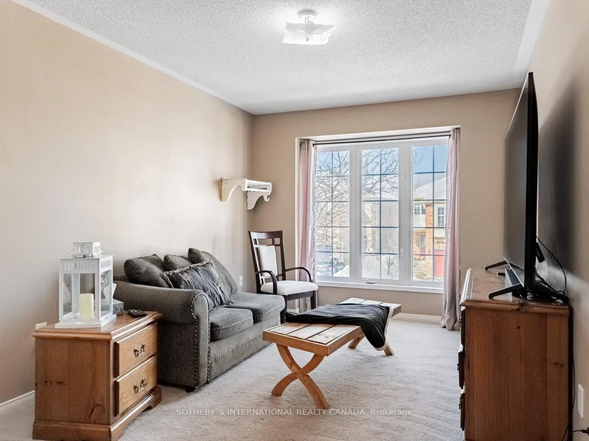 Photo 12 of 35 Roadmaster Lane, Brampton, Fletcher's Meadow — HOMEH