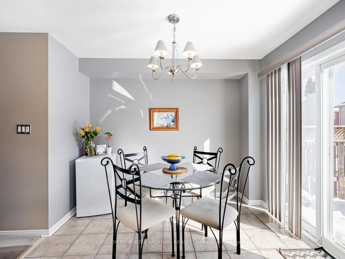 Photo 16 of 35 Roadmaster Lane, Brampton, Fletcher's Meadow — HOMEH