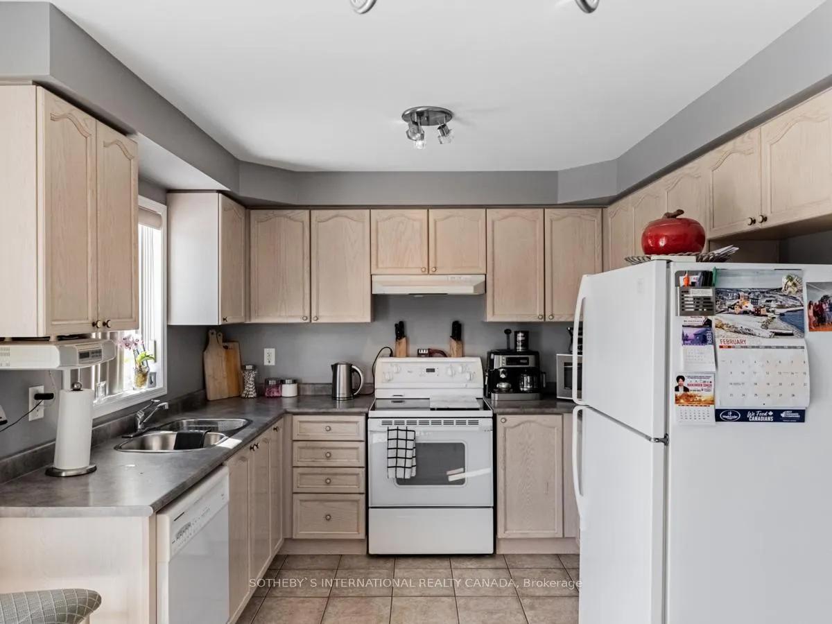 Photo 19 of 35 Roadmaster Lane, Brampton, Fletcher's Meadow — HOMEH