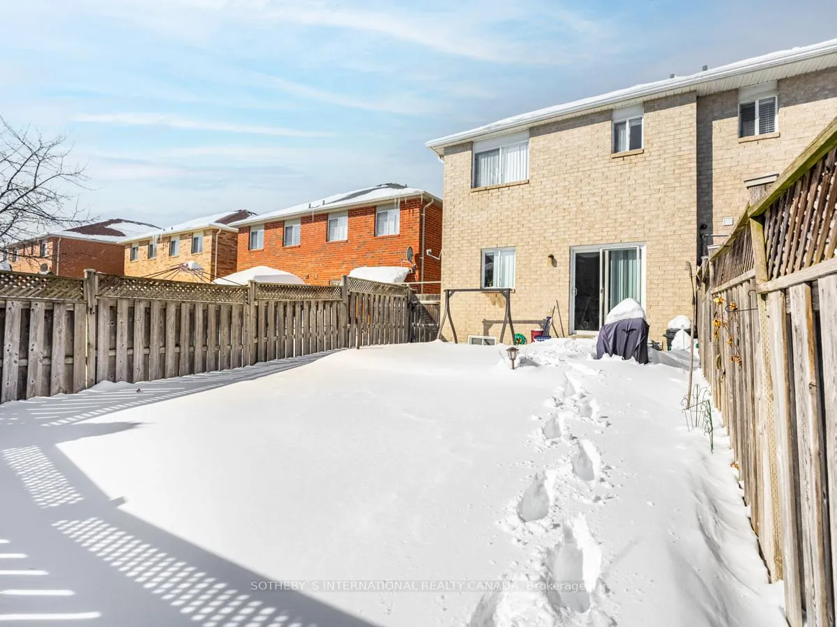 Photo 32 of 35 Roadmaster Lane, Brampton, Fletcher's Meadow — HOMEH