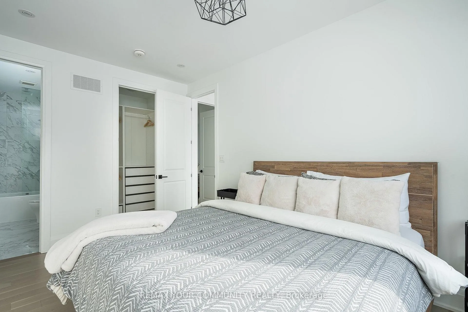 Photo 24 of 103 Stillwater Crescent, Blue Mountains — HOMEH