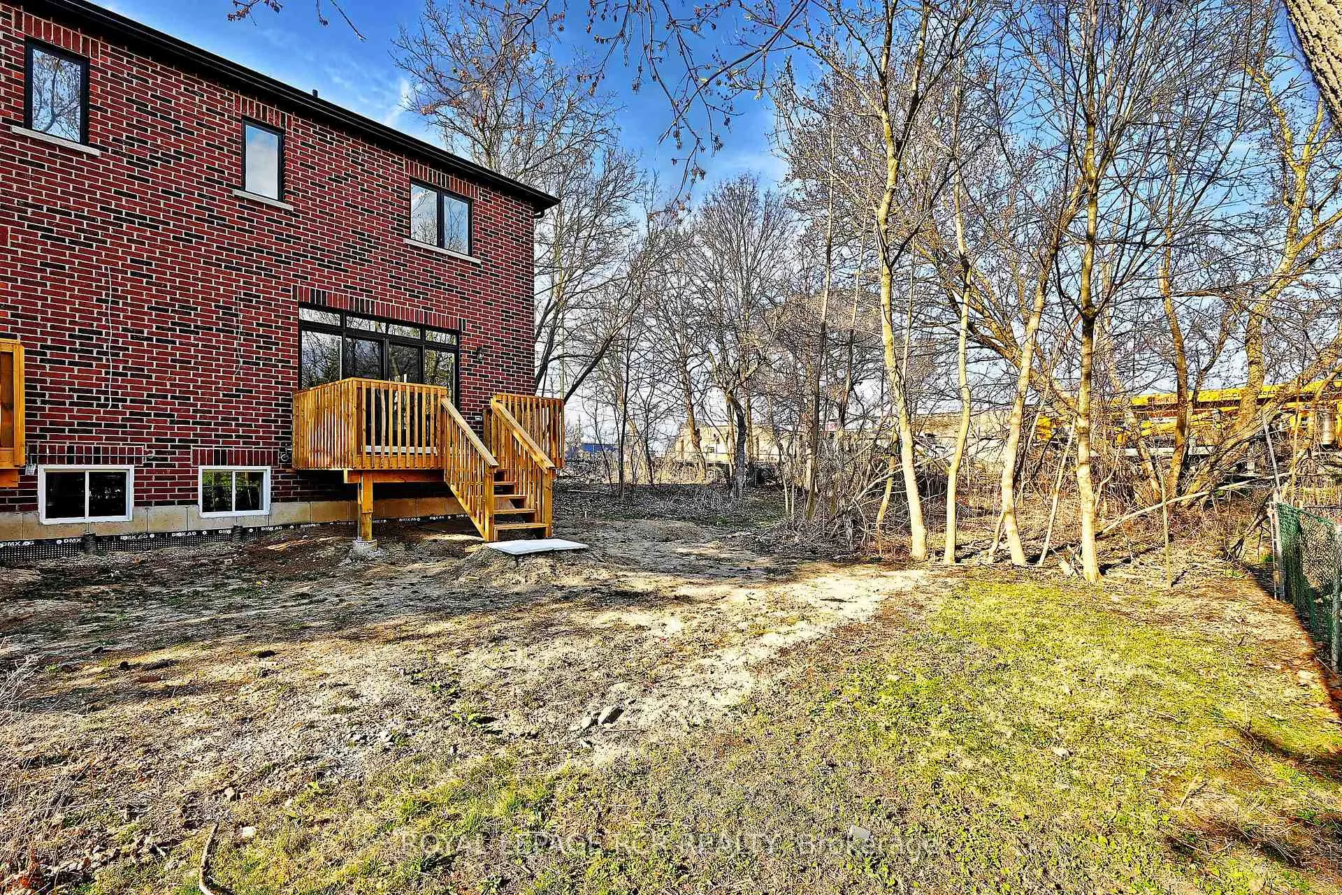 Photo 35 of 99 Mosley Street, Aurora, Aurora Village — HOMEH
