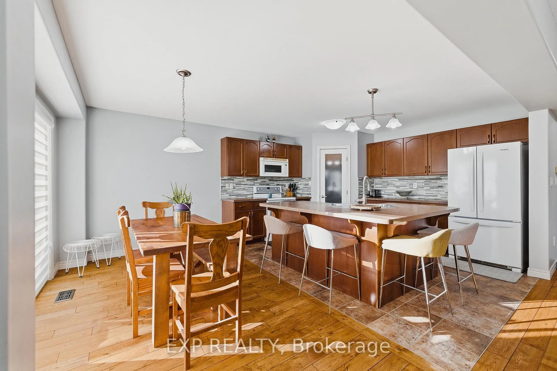 Photo 3 of 23 Doon Creek Street, Kitchener, Doon South — HOMEH
