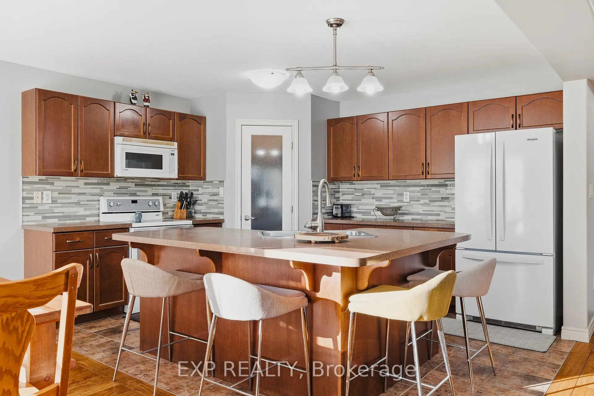 Photo 4 of 23 Doon Creek Street, Kitchener, Doon South — HOMEH