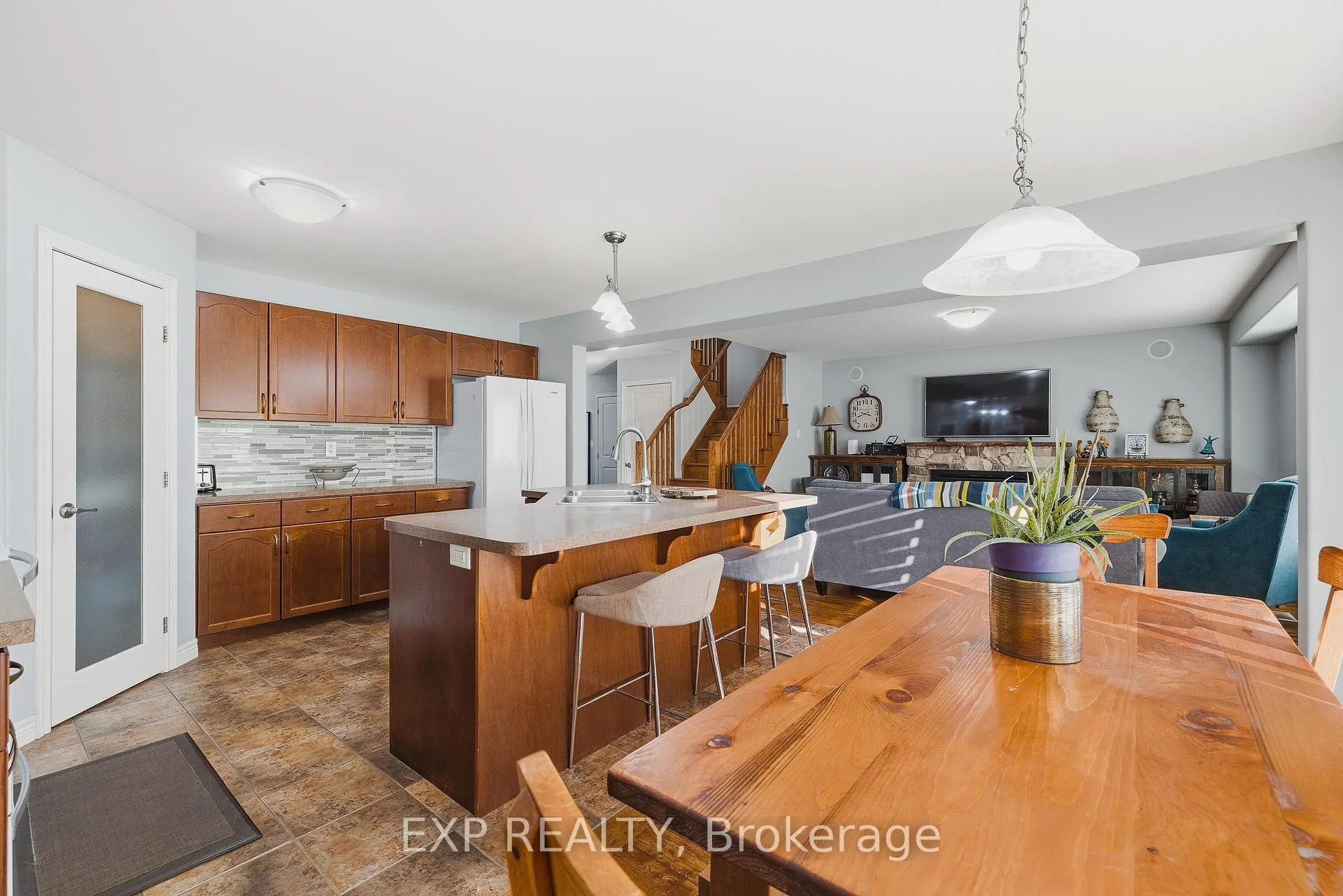 Photo 5 of 23 Doon Creek Street, Kitchener, Doon South — HOMEH
