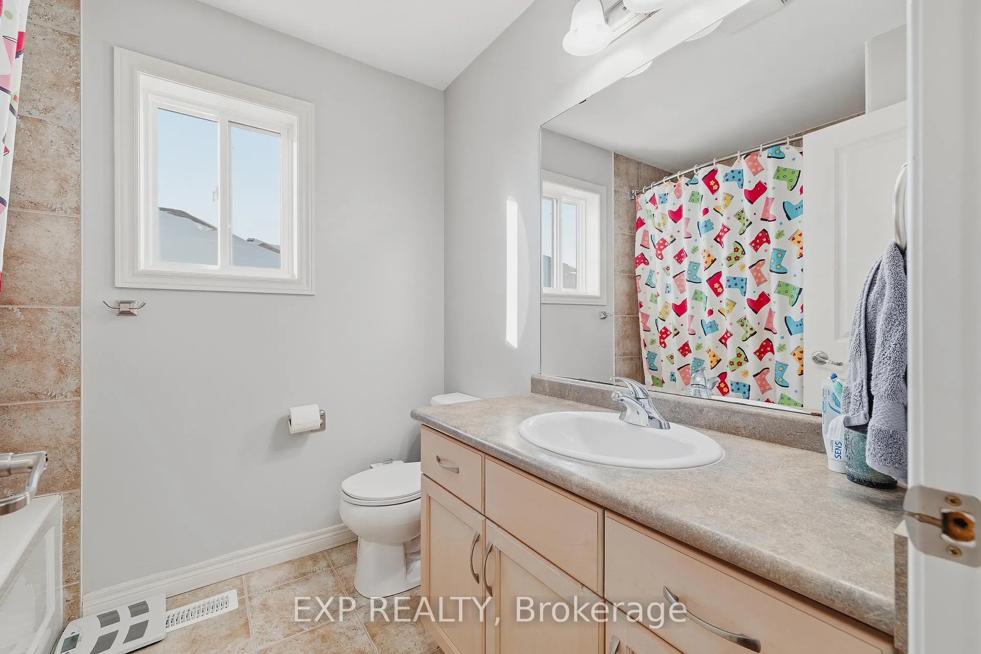Photo 20 of 23 Doon Creek Street, Kitchener, Doon South — HOMEH