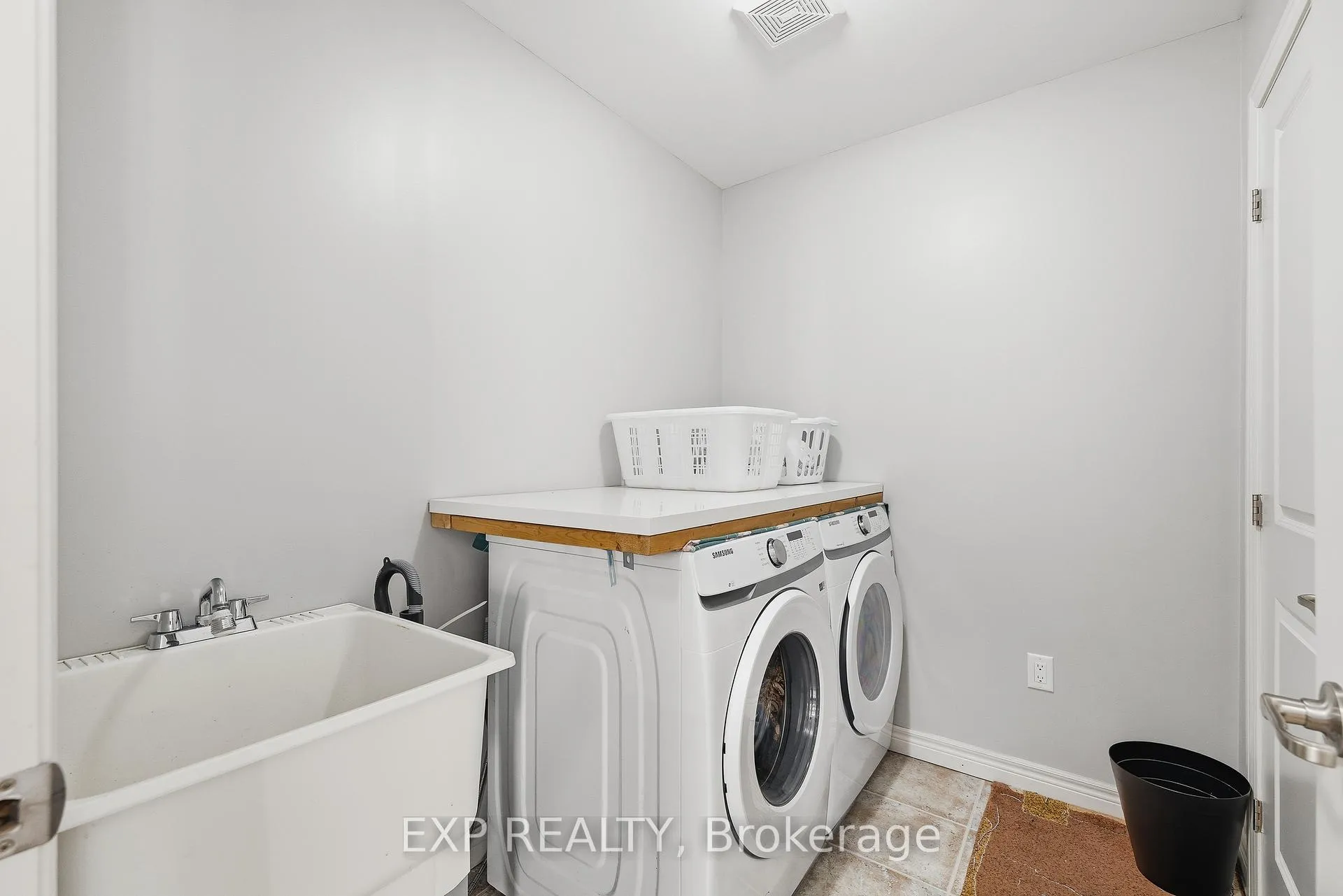 Photo 21 of 23 Doon Creek Street, Kitchener, Doon South — HOMEH