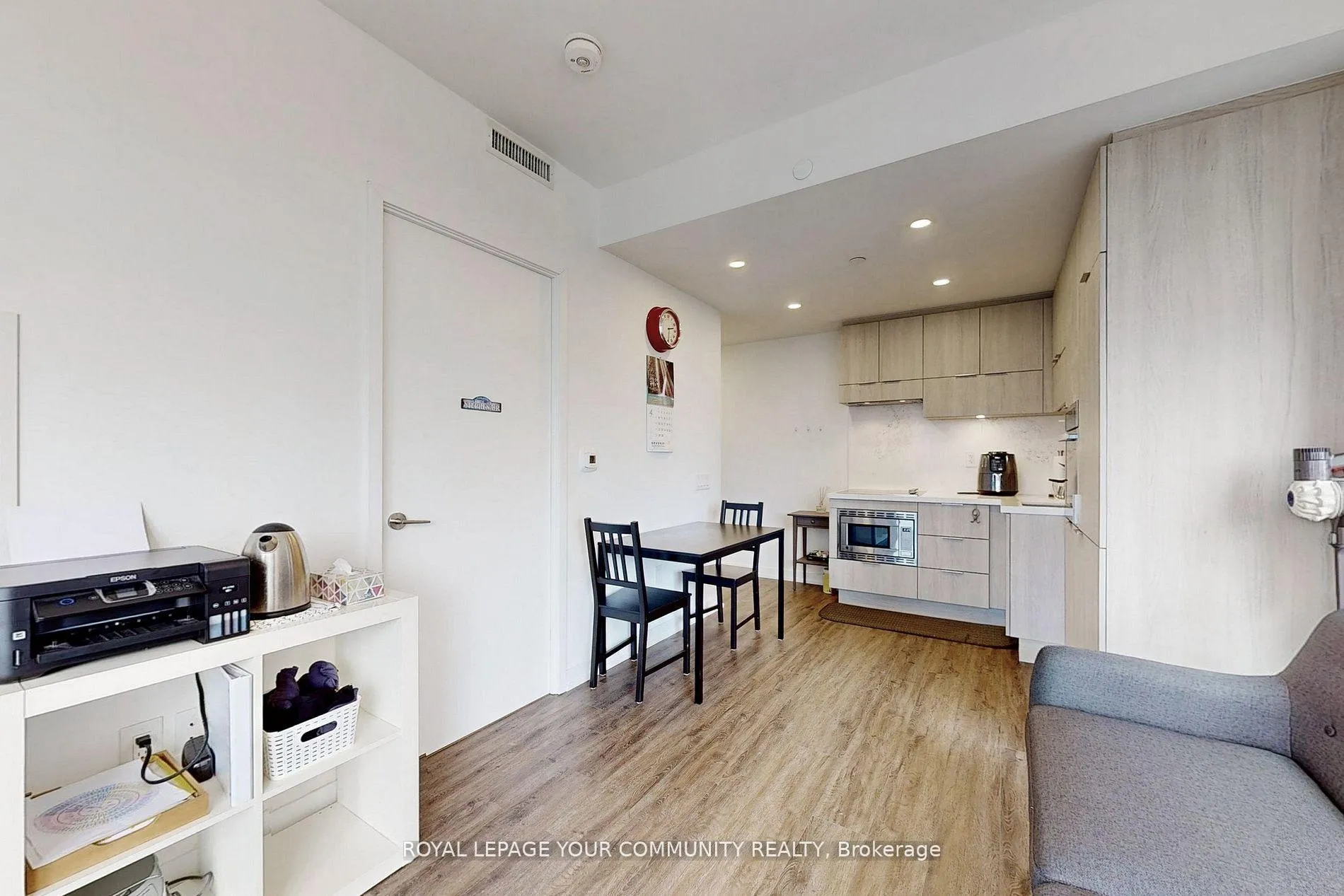 Photo 4 of Unit 2208, 39 Roehampton Avenue, Toronto, Mount Pleasant West — HOMEH