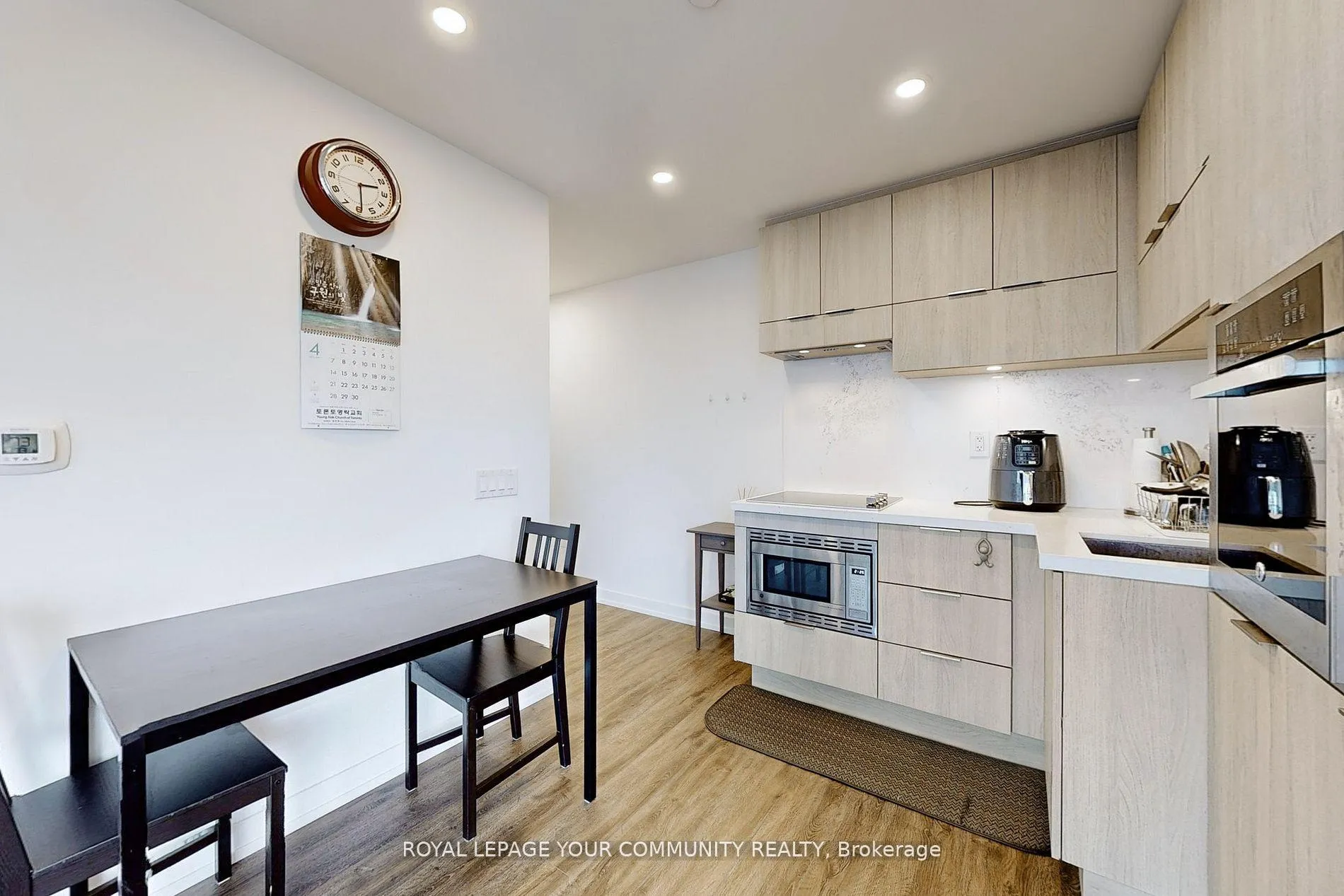 Photo 7 of Unit 2208, 39 Roehampton Avenue, Toronto, Mount Pleasant West — HOMEH