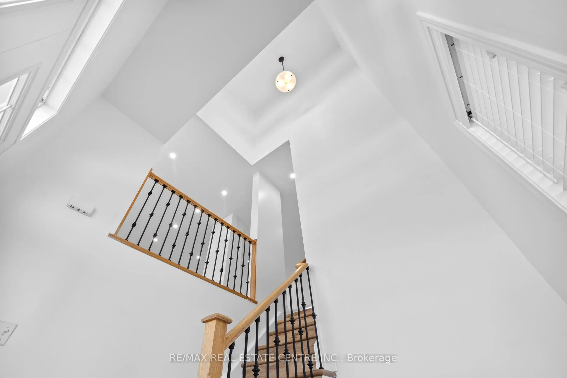 Photo 5 of 579 Sundew Drive, Waterloo — HOMEH