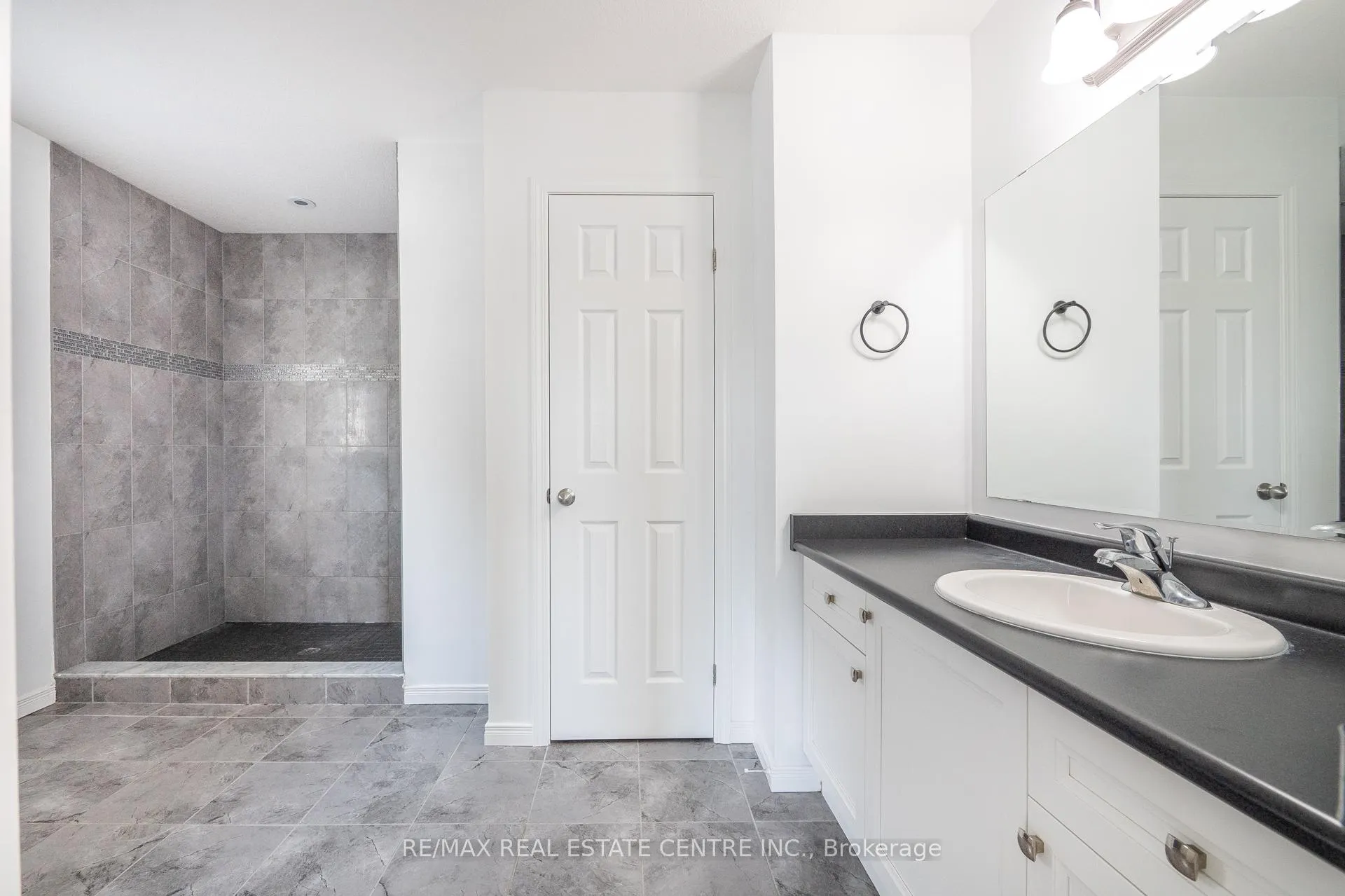 Photo 16 of 579 Sundew Drive, Waterloo — HOMEH