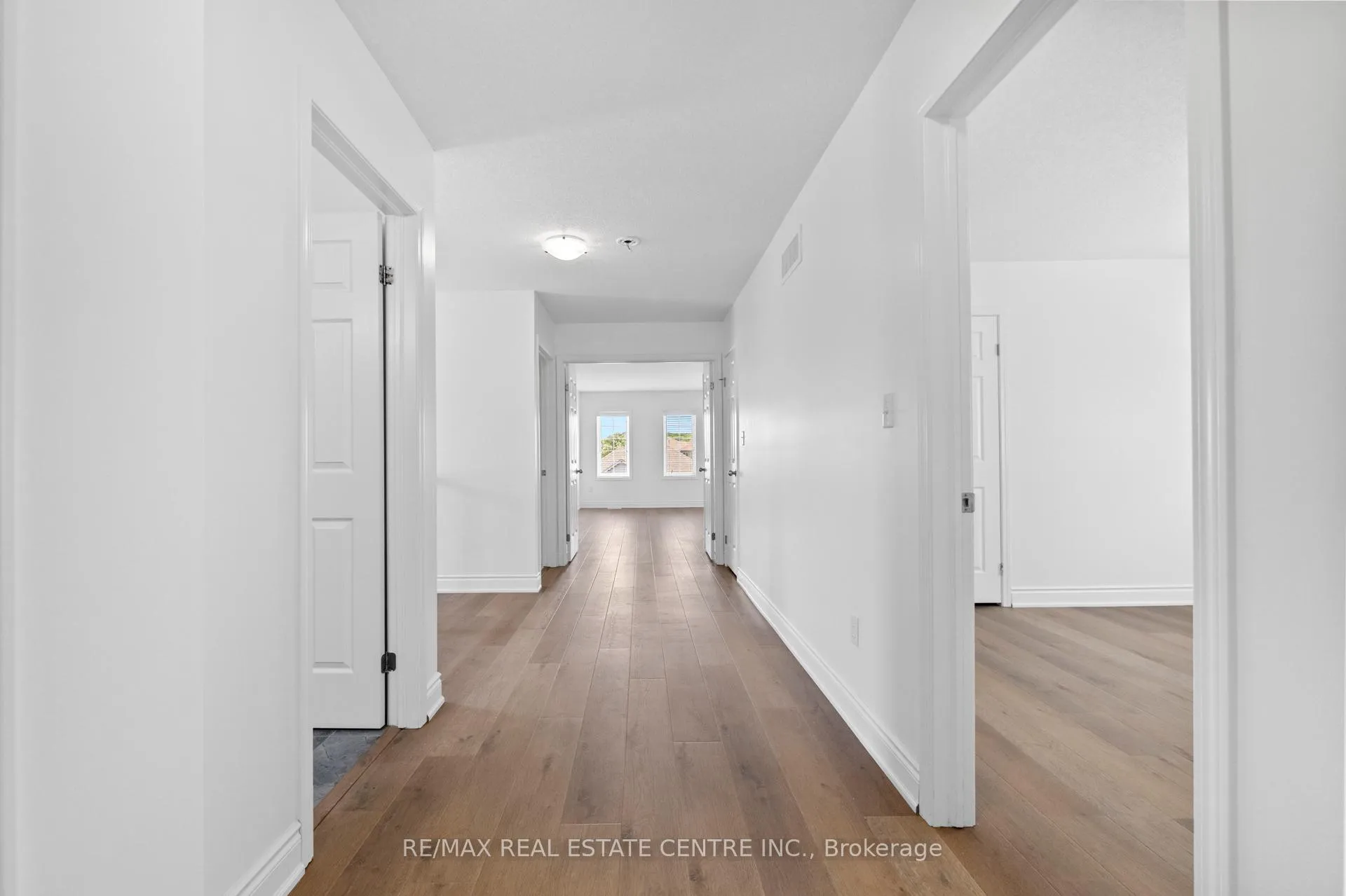 Photo 17 of 579 Sundew Drive, Waterloo — HOMEH