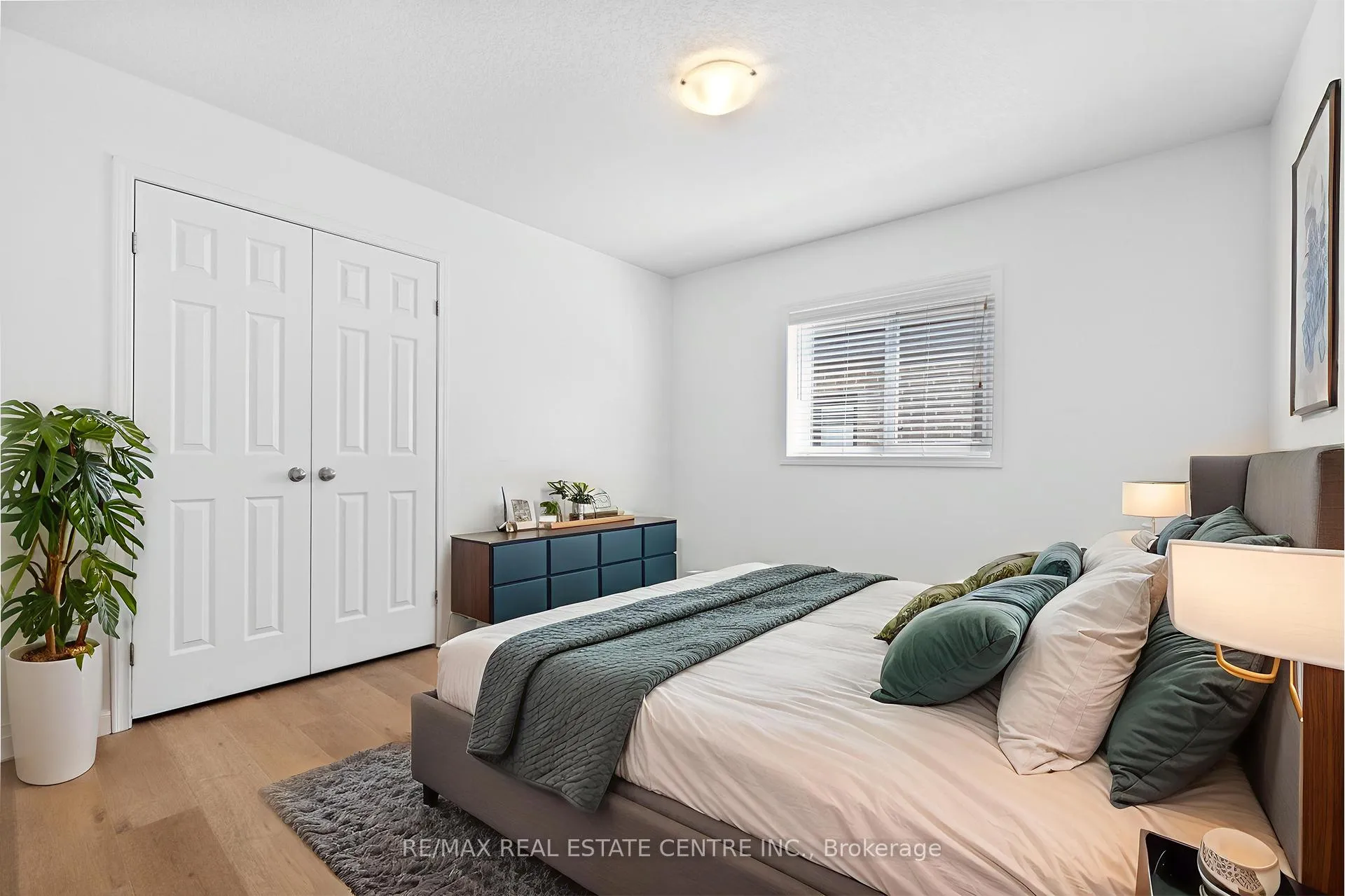 Photo 21 of 579 Sundew Drive, Waterloo — HOMEH