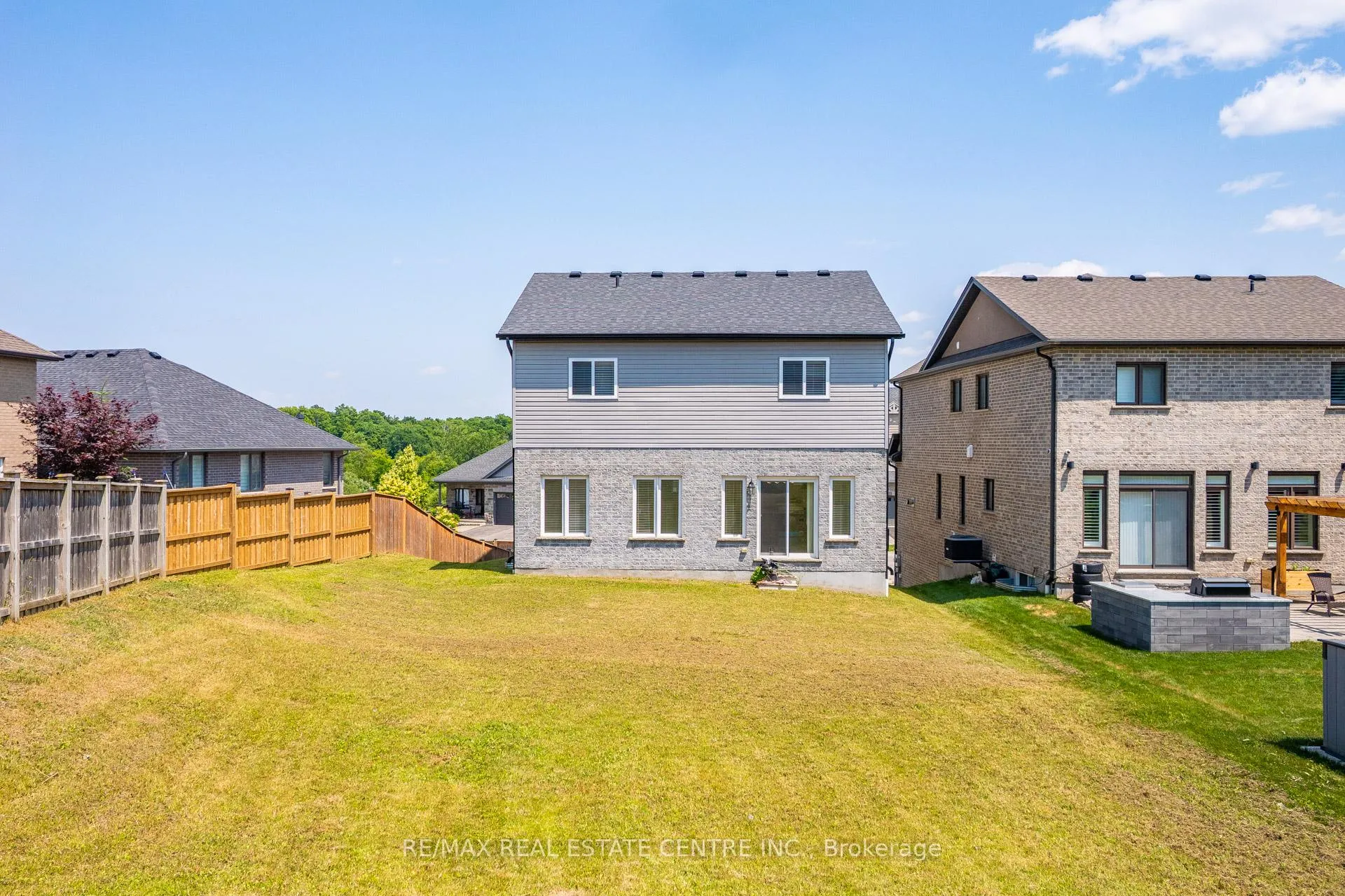 Photo 29 of 579 Sundew Drive, Waterloo — HOMEH