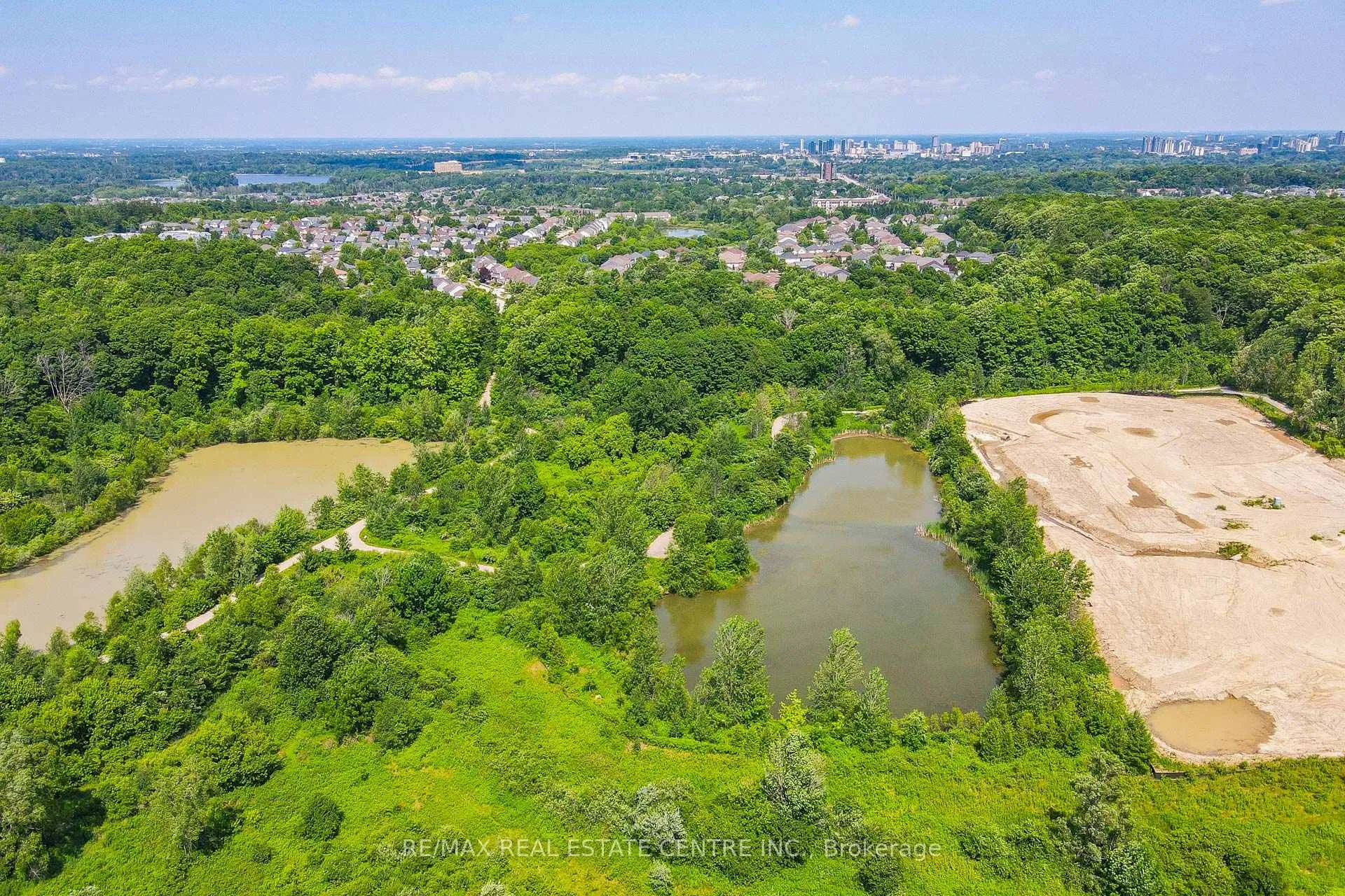 Photo 35 of 579 Sundew Drive, Waterloo — HOMEH