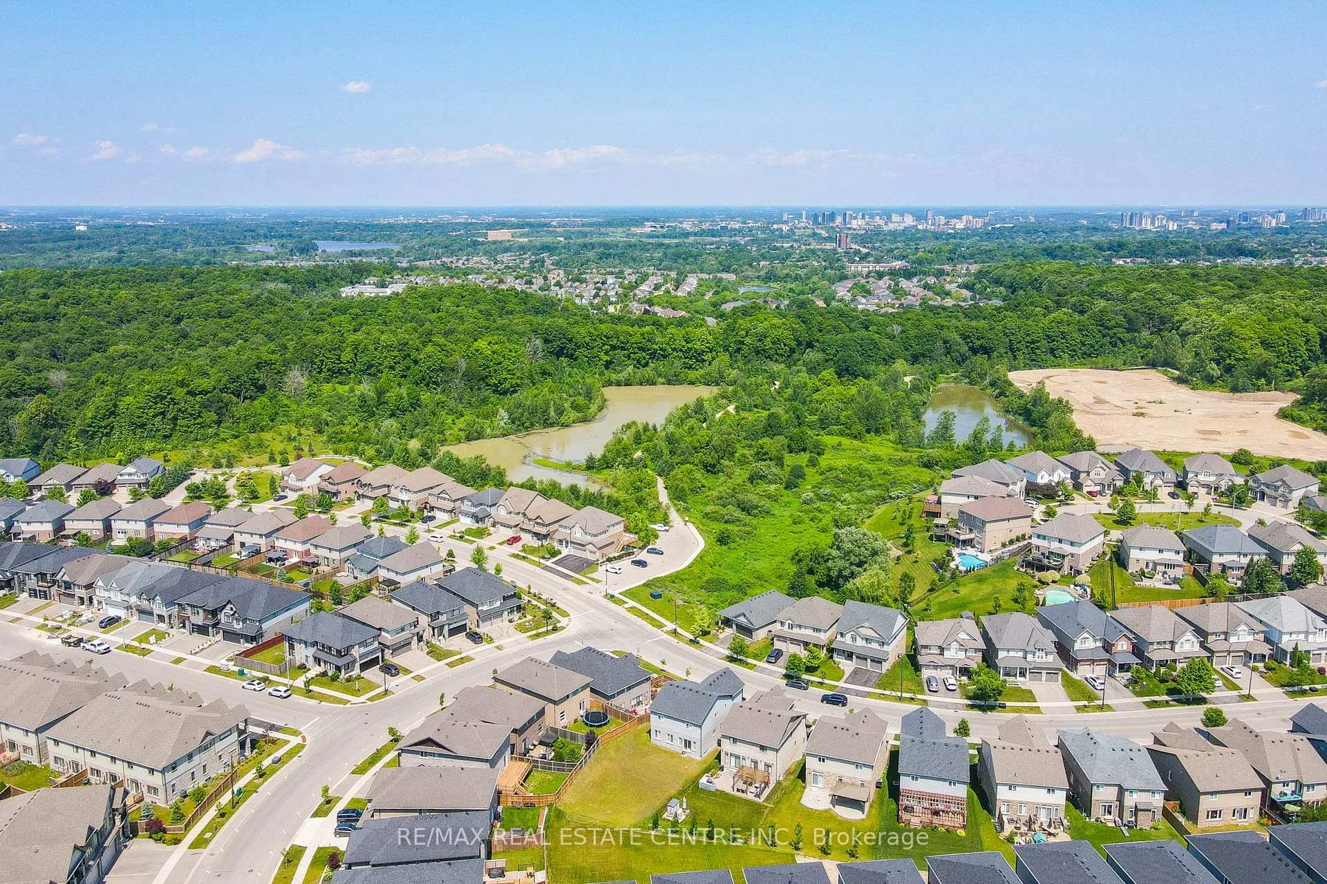 Photo 36 of 579 Sundew Drive, Waterloo — HOMEH