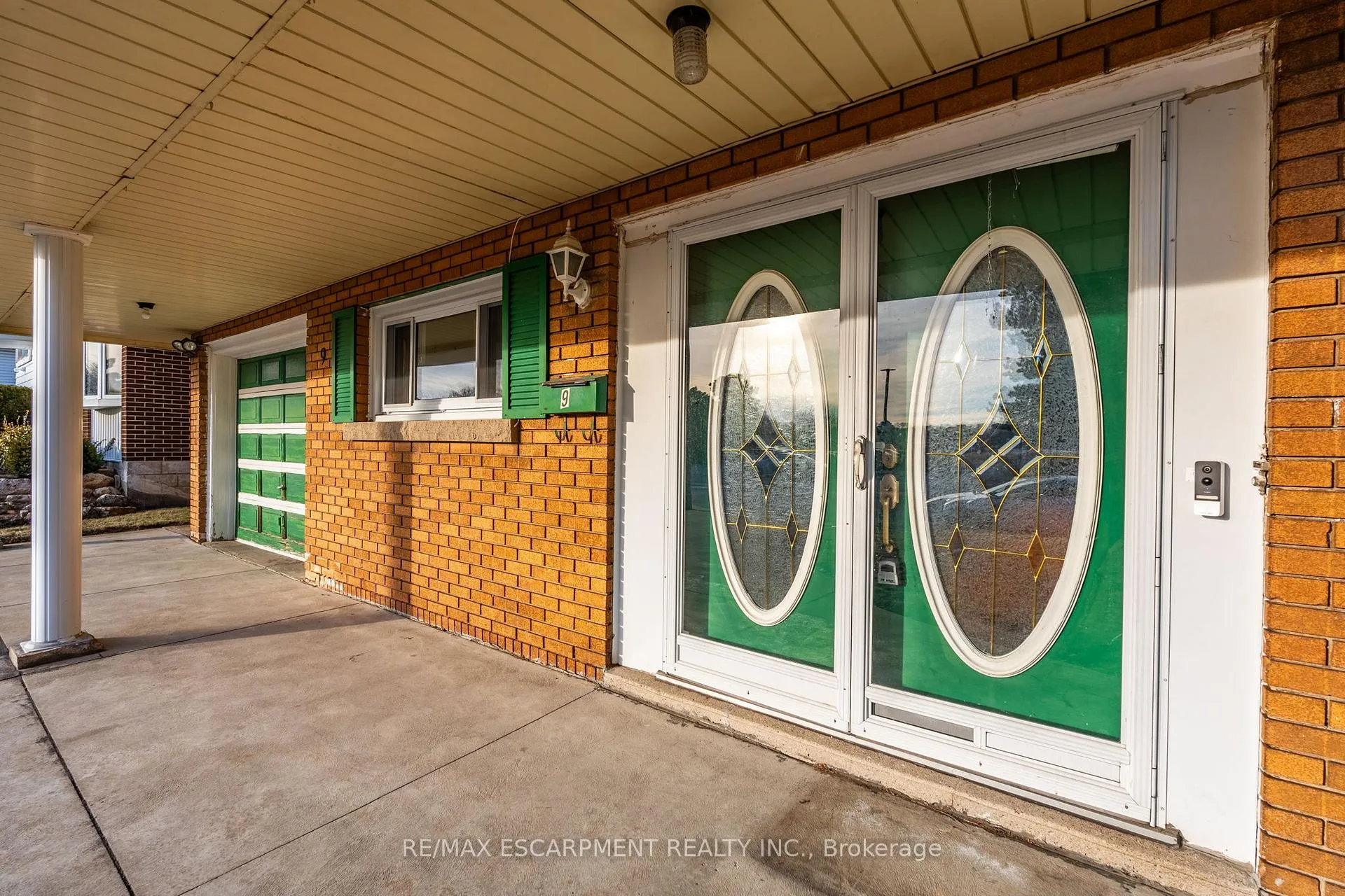 Photo 3 of 9 Laurier Avenue, Hamilton, Buchanan — HOMEH