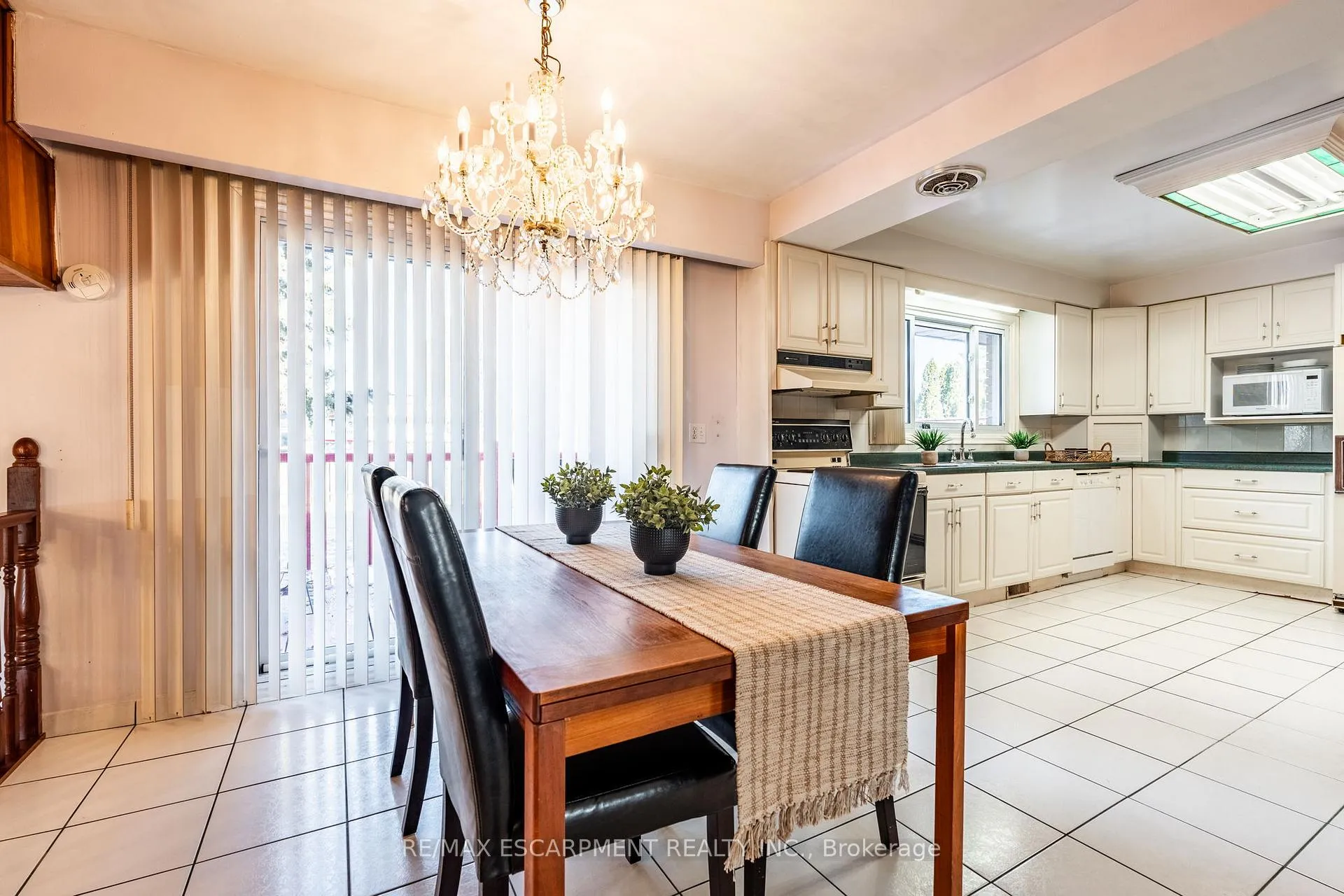 Photo 11 of 9 Laurier Avenue, Hamilton, Buchanan — HOMEH