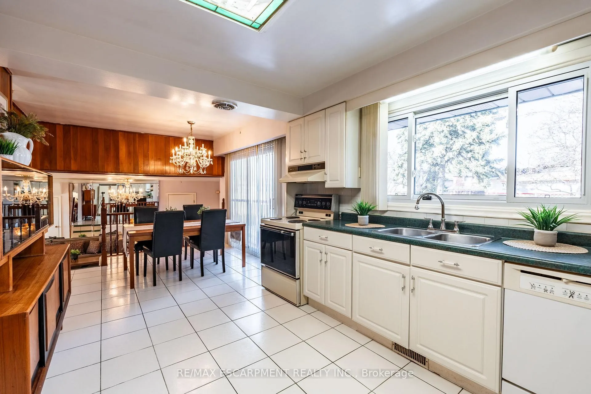 Photo 15 of 9 Laurier Avenue, Hamilton, Buchanan — HOMEH