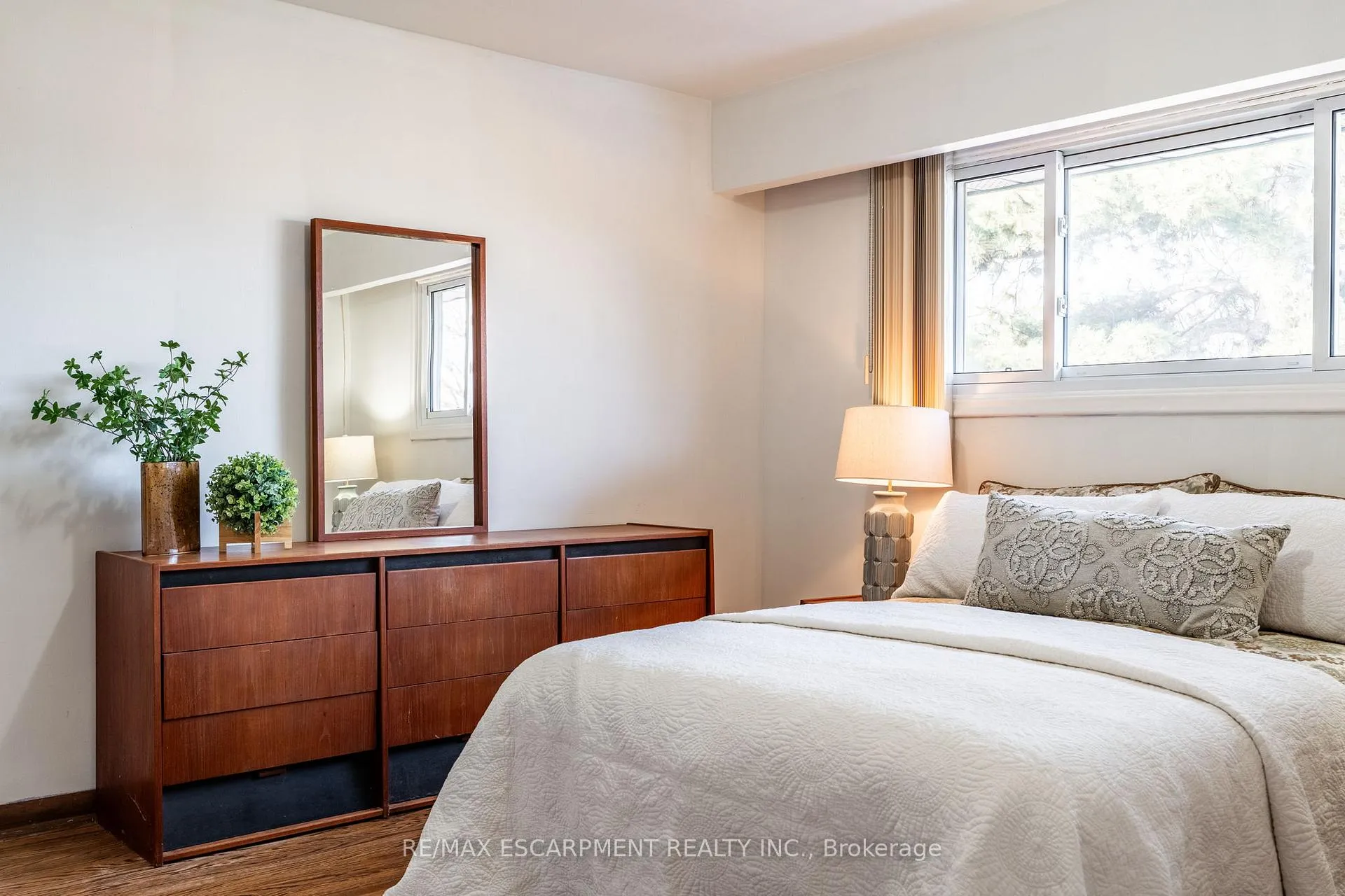 Photo 17 of 9 Laurier Avenue, Hamilton, Buchanan — HOMEH